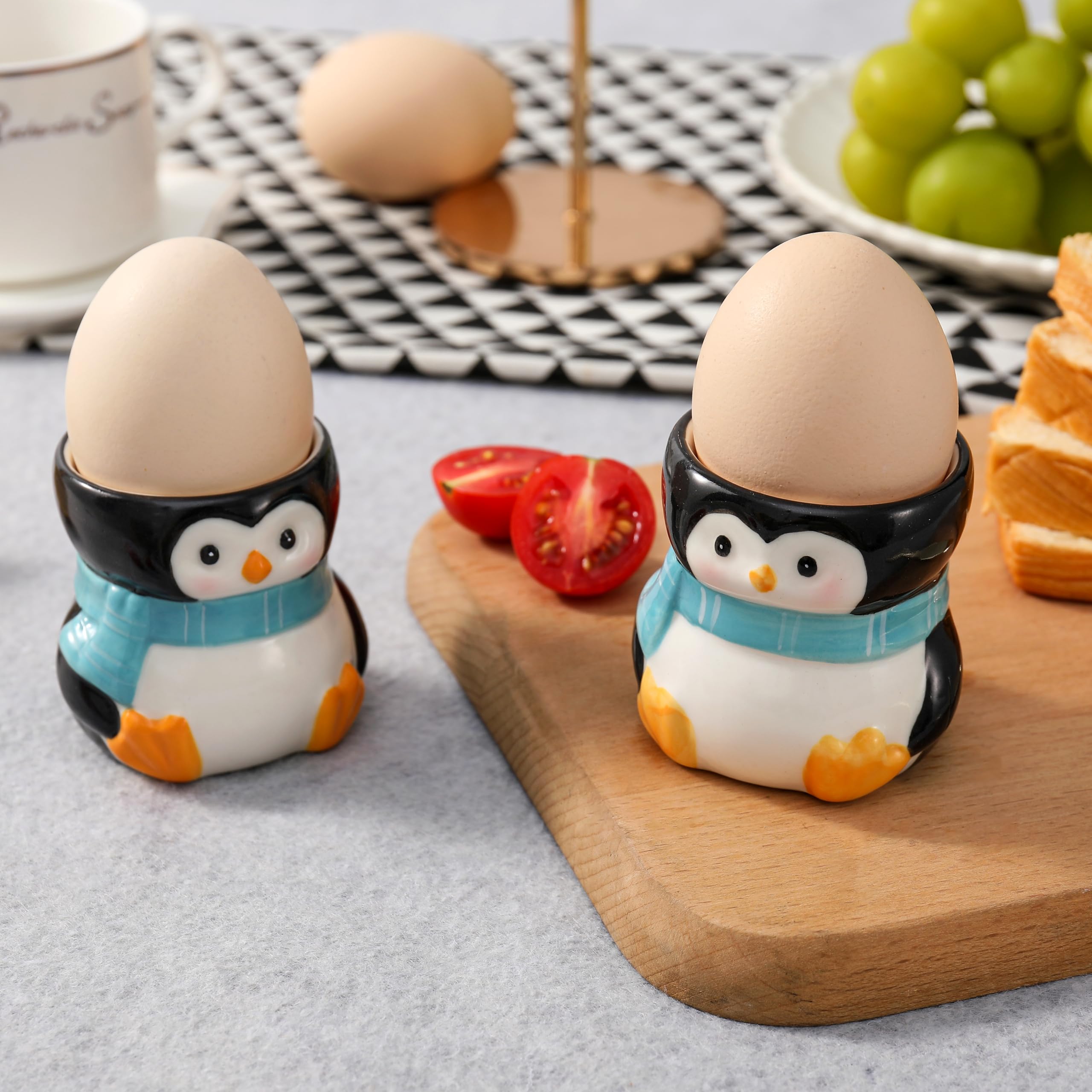 Juego de 2 hueveras de cerámica de alta calidad, diseño de pingüino dulce, porcelana, soporte para huevos, vajilla, decoración, regalo, Navidad, cumpleaños, familia, amigos, niños