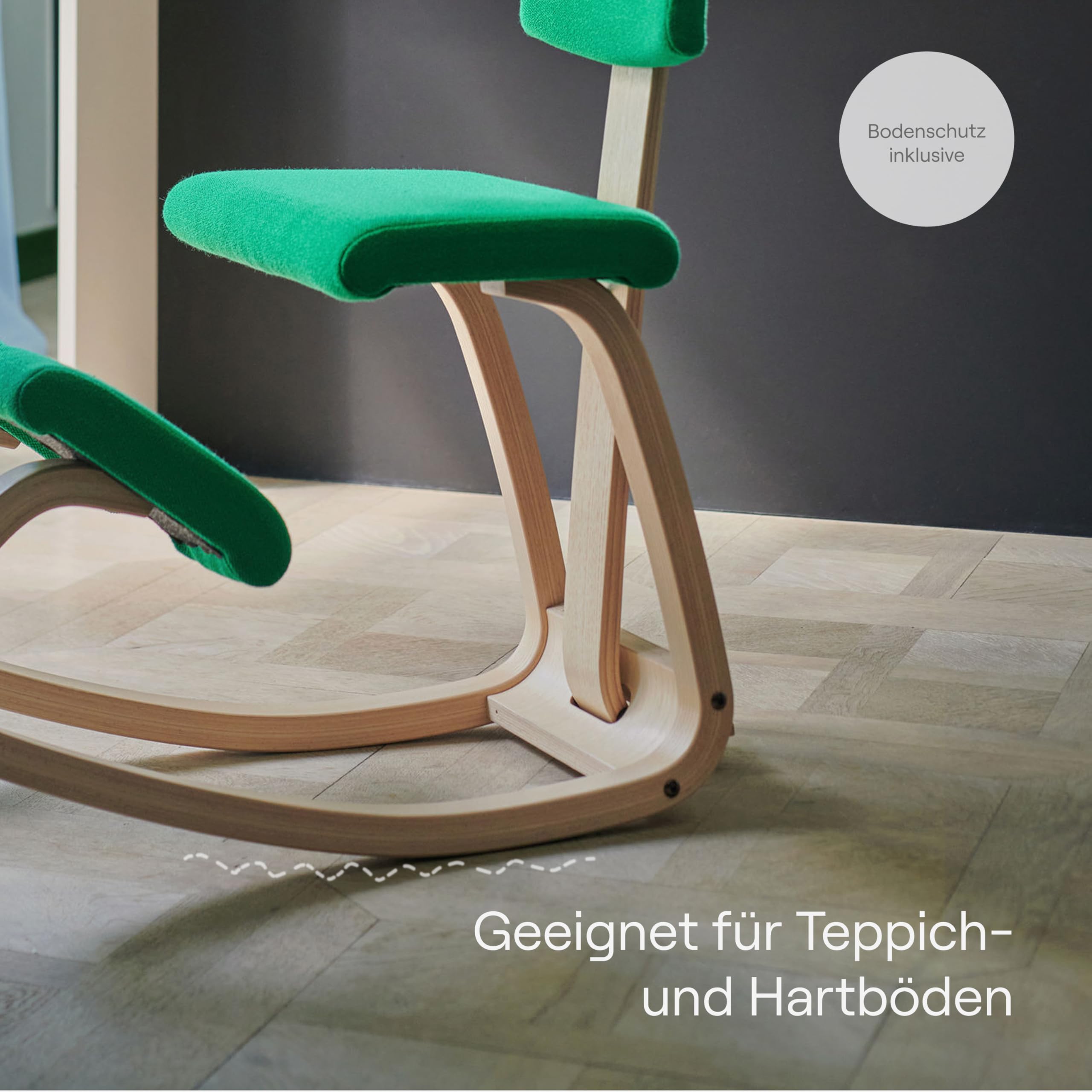Varier Variable Plus Kniestuhl mit Rückenlehne Natur/Schwarz – Ergonomischer Bürostuhl im Skandinavischen Design, Aktives Sitzen und Komfort – 10 Jahre Garantie
