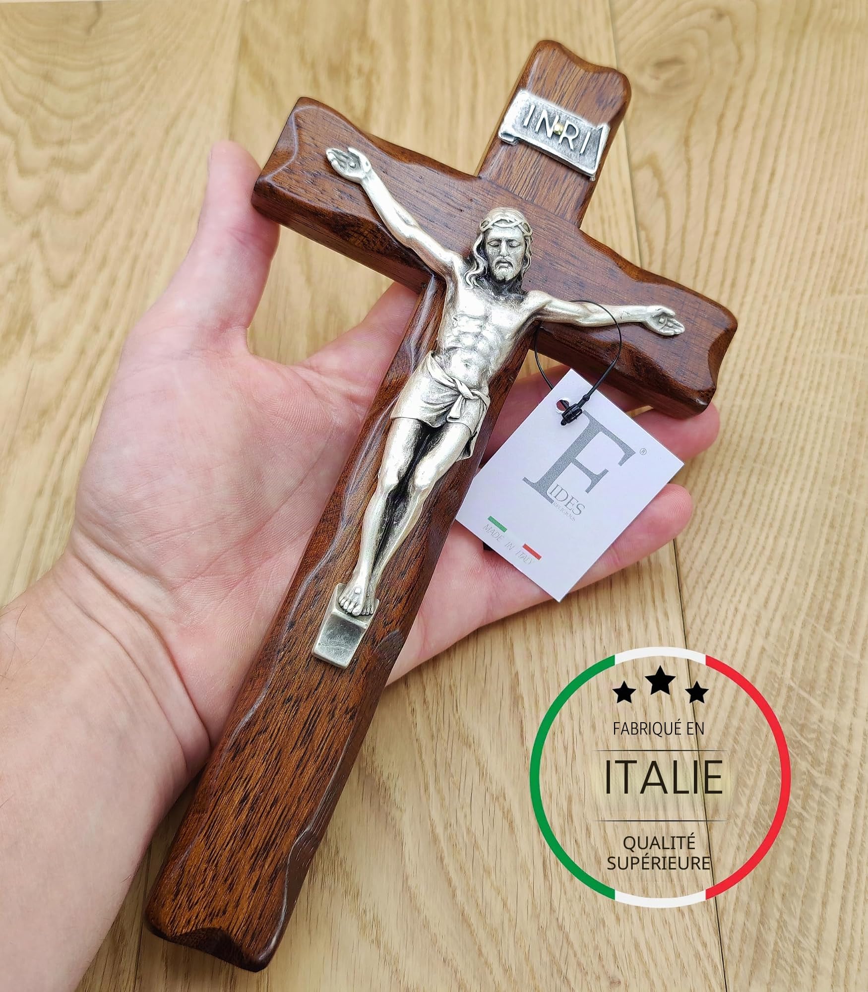 Crucifix mural en bois avec Christ argenté, fabriqué en Ombrie, Italie, 25 x 14 cm