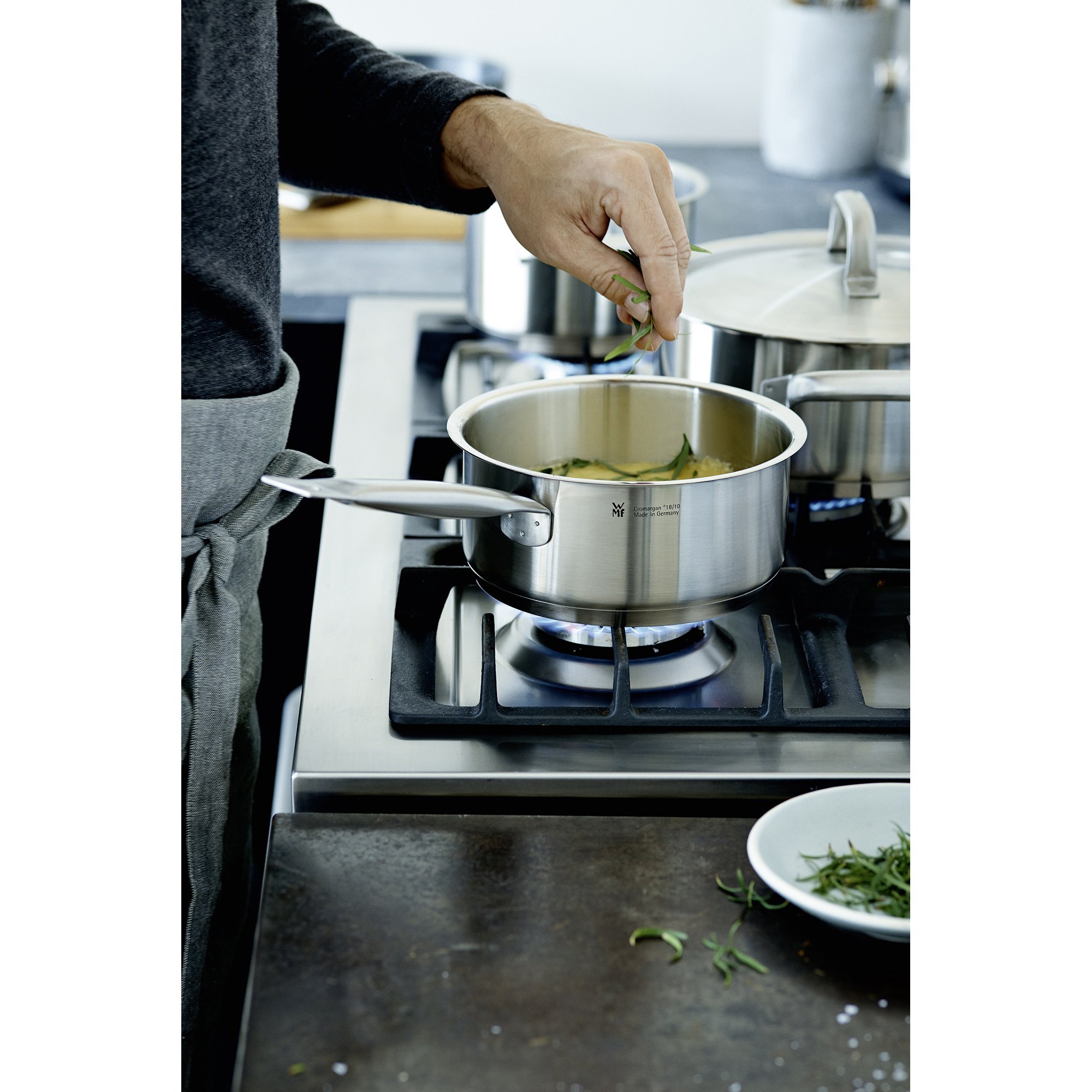WMF Gourmet Plus Dämpfereinsatz 20 cm, Gemüse-/ Kartoffeldämpfer, Cromargan Edelstahl mattiert, spülmaschinengeeignet | Gemüse-/Kartoffeldämpfer, Cromargan Edelstahl mattiert, spülmaschinengeeignet