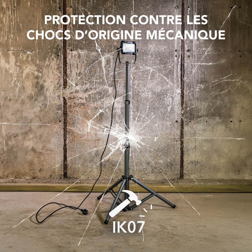 Projecteur LED de chantier filaire sur pied téléscopique 50W, 4600 lumens, IP65, IK07, 4000K, garantie 3 ans - Tibelec