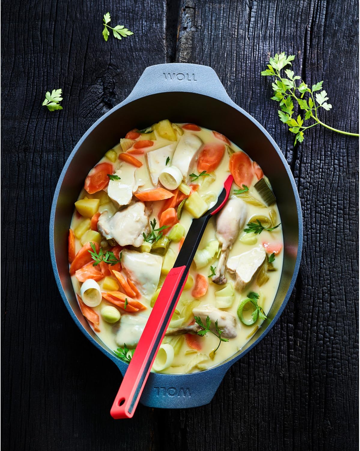 Woll Diamond Lite Roasting Dish with Glass Lid Oval 31 x 26 cm Height 11 cm 6 Litre Capacity in Box Suitable for Induction Cookers