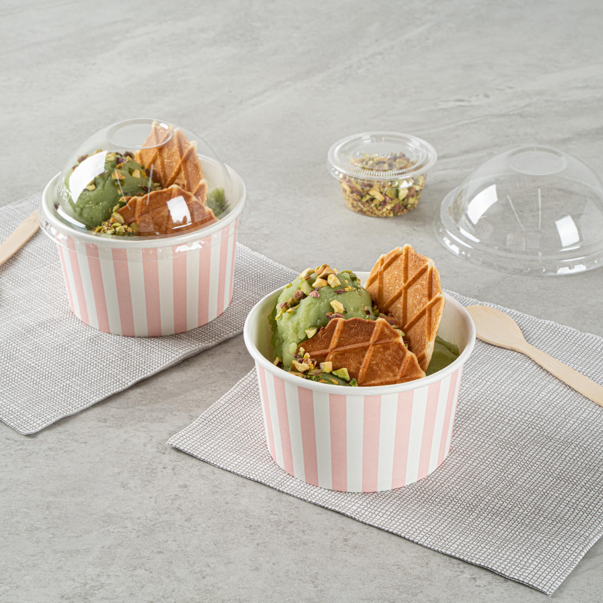 Restaurantware Coppetta - Vasos de postre de 12 onzas, 200 vasos desechables para helado, tapas se venden por separado, cuencos de papel FroYo resistentes, rosa y blanco, para alimentos fríos y