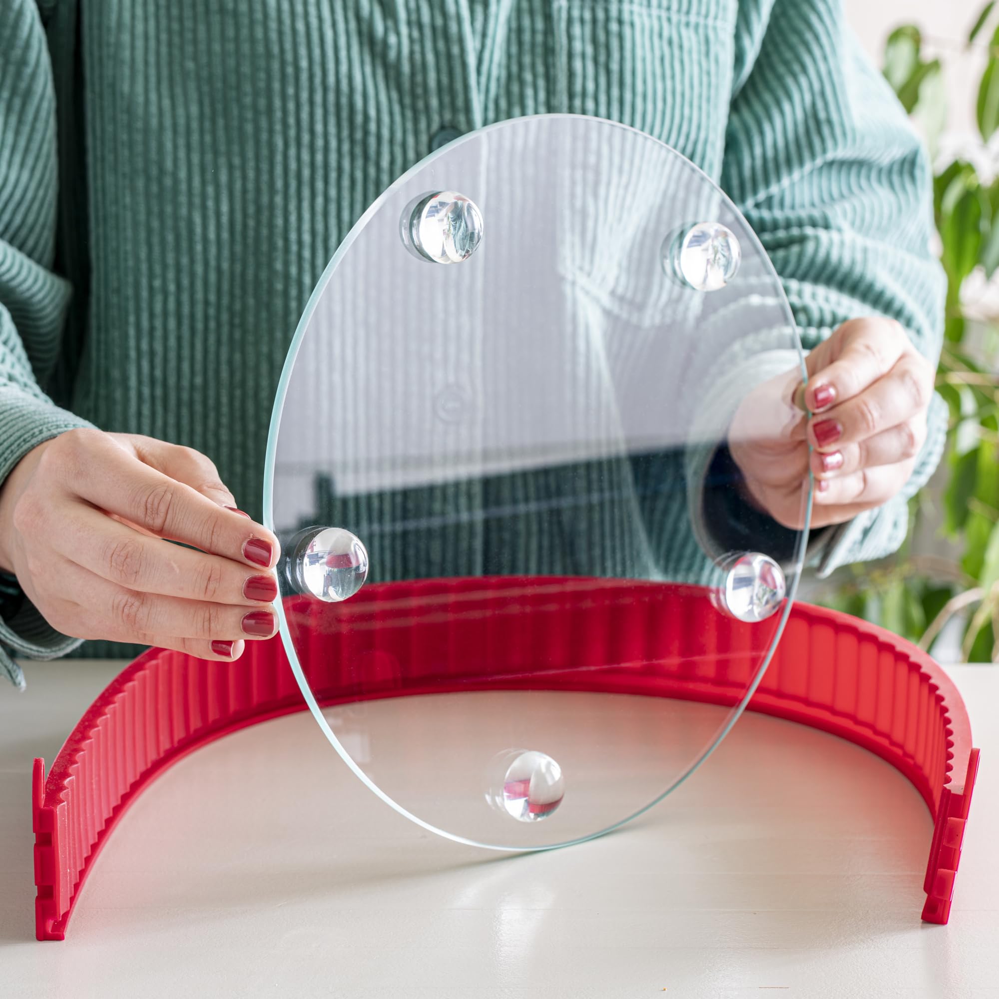 coox Quicheform mit Glasboden ⌀ 26 cm und Glasfüßen in Rot, perfekt backen und direkt auf dem Glasboden servieren und schneiden