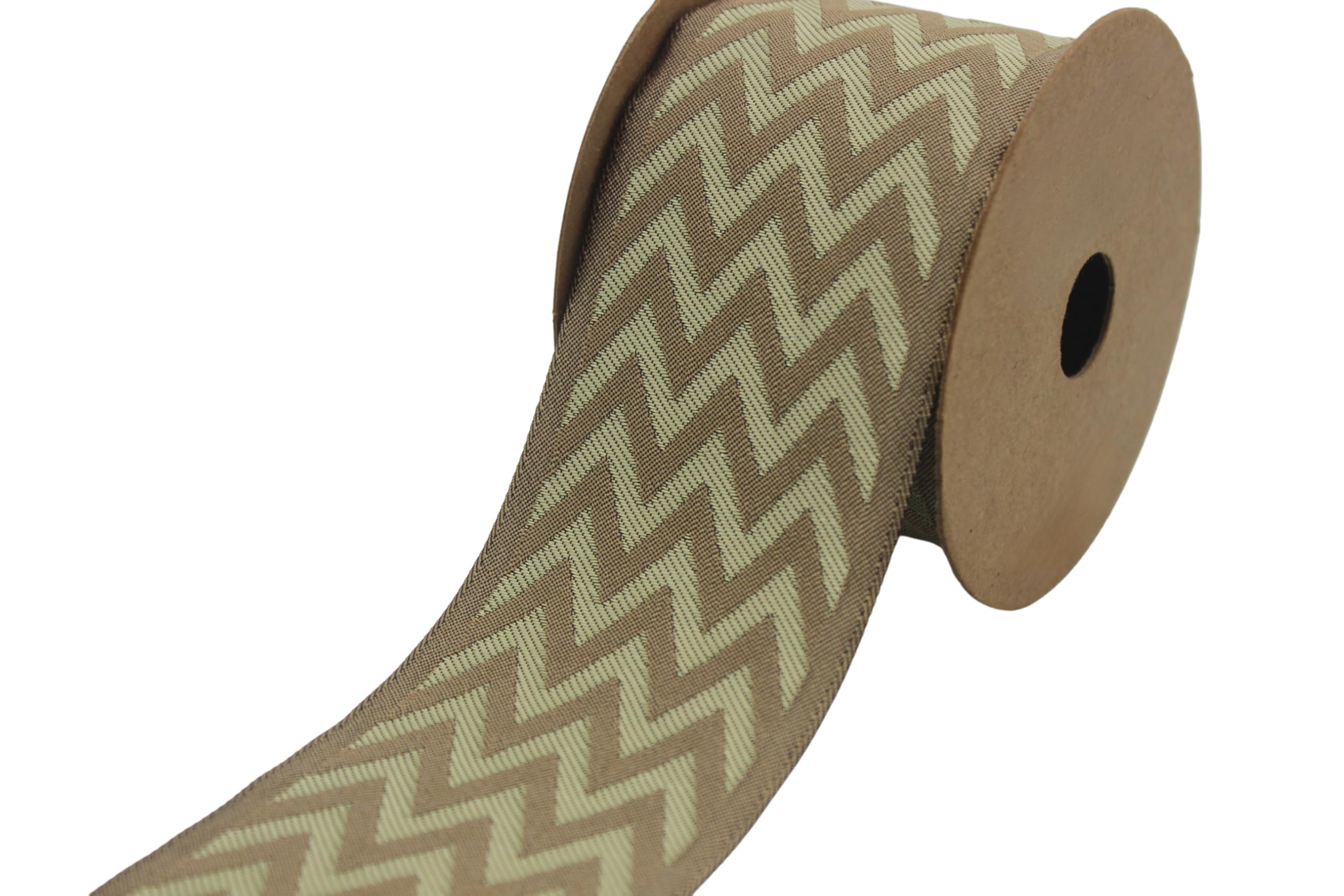 Ruban jacquard brodé zigzag marron pour rénover et rallonger un rideau