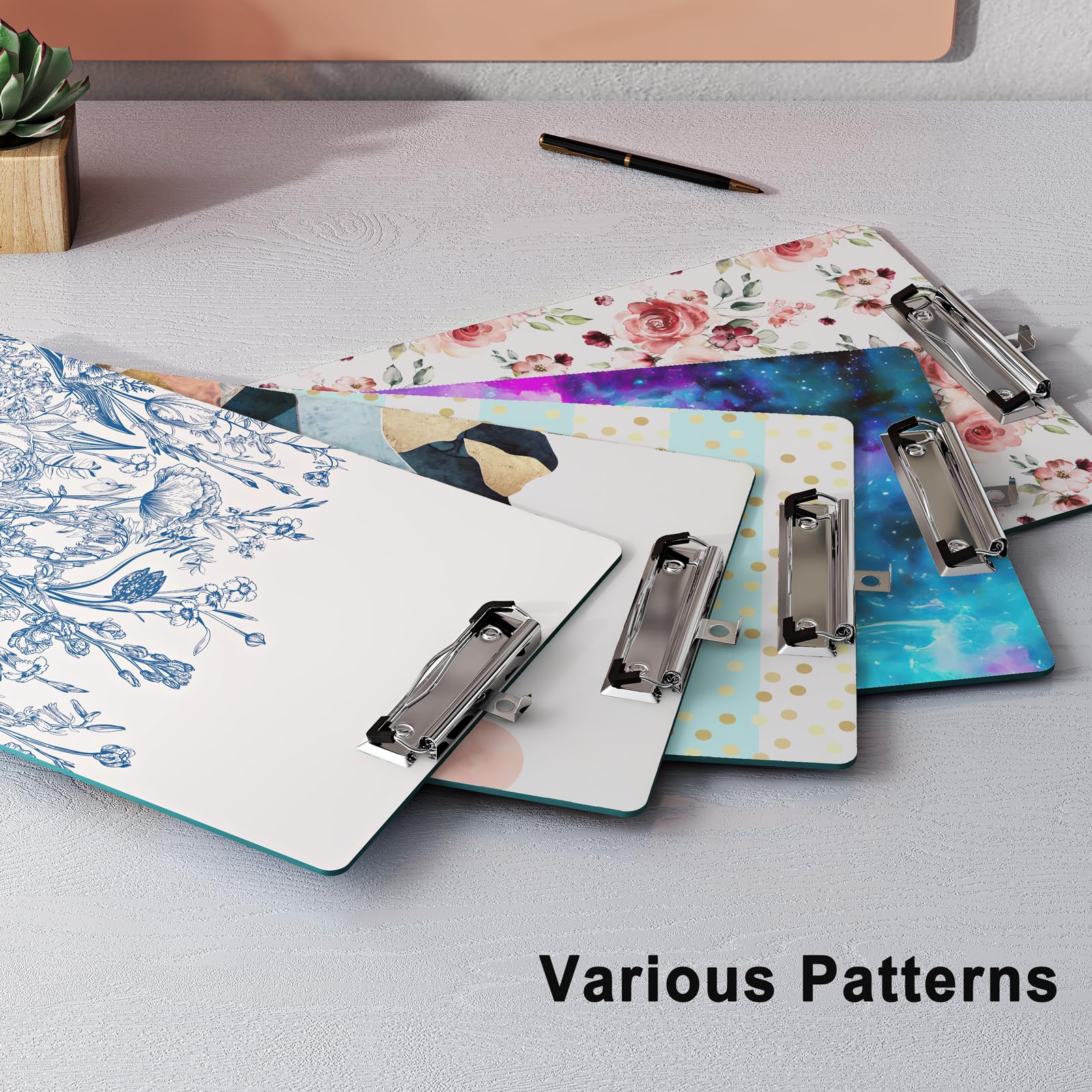 Portablocco decorativo in legno, formato A4, formato lettera, per aula e ufficio, dimensioni standard 22,9 x 31,8 cm, con clip in metallo a basso profilo, fiore blu