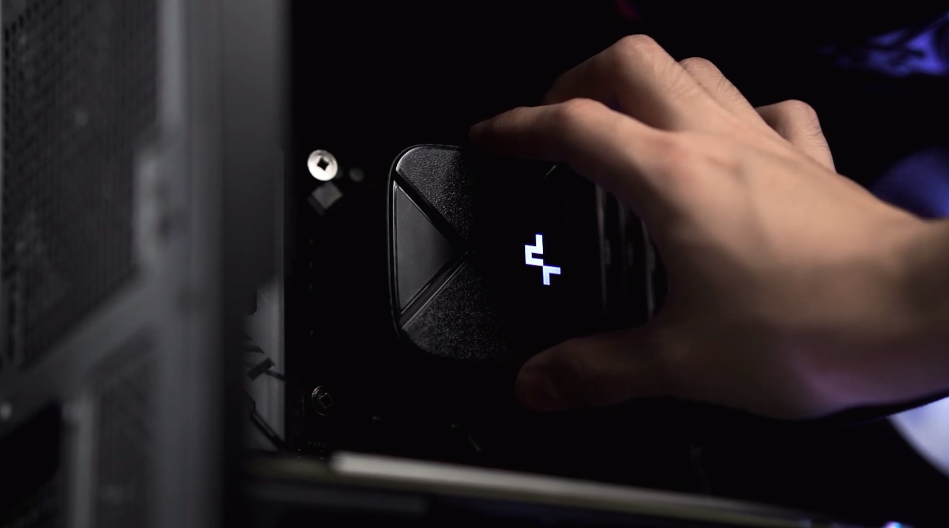 Watch DeepCool LS720S ZERO DARK All-Black 360mm AIO 300w TDP on