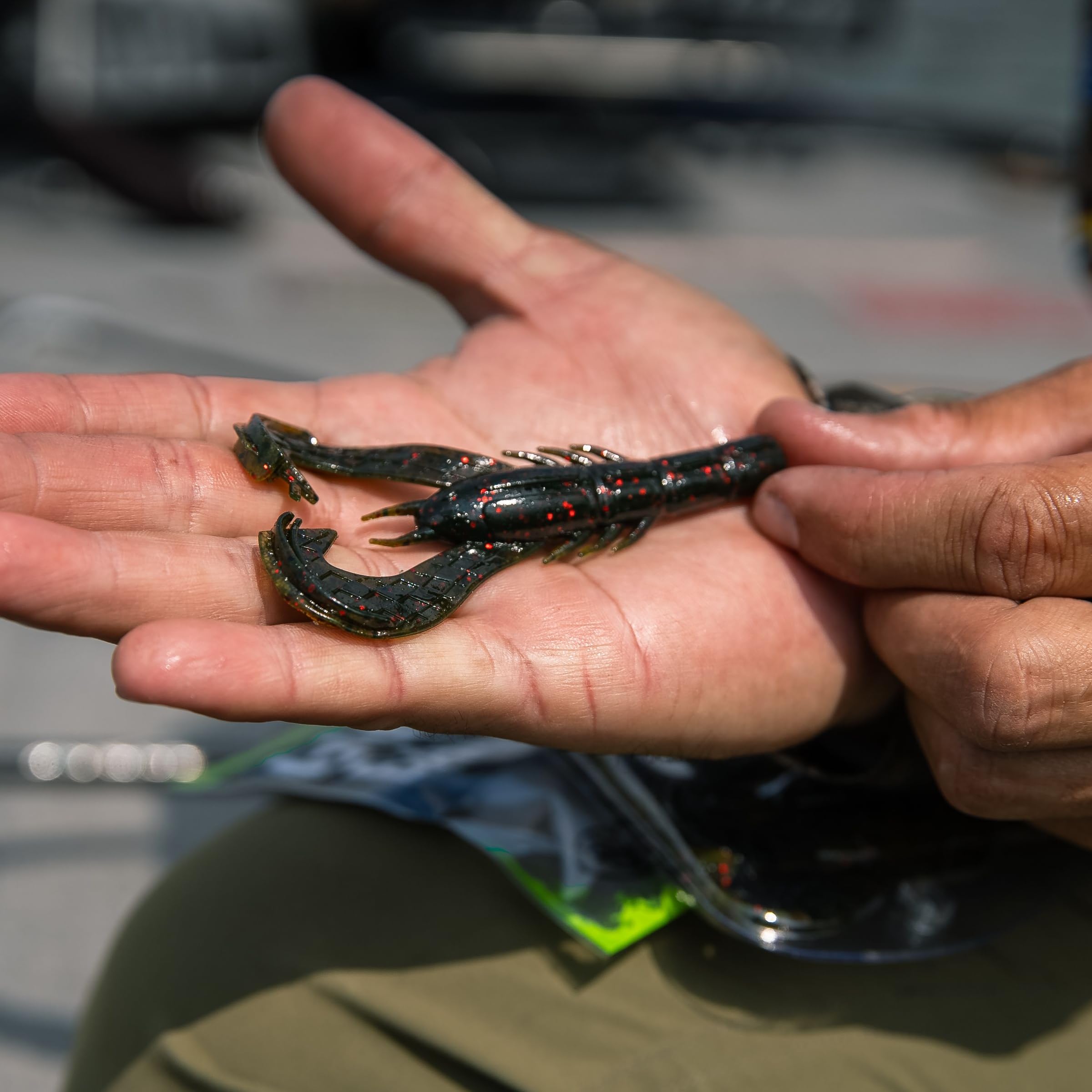 Googan Squad Krackin' Craw Angelköder – für Barschangeln, Salzwasser- und Süßwasserangeln, weicher Köder mit patentierten Kickkrallen, ideale Angelausrüstung und Ausrüstung