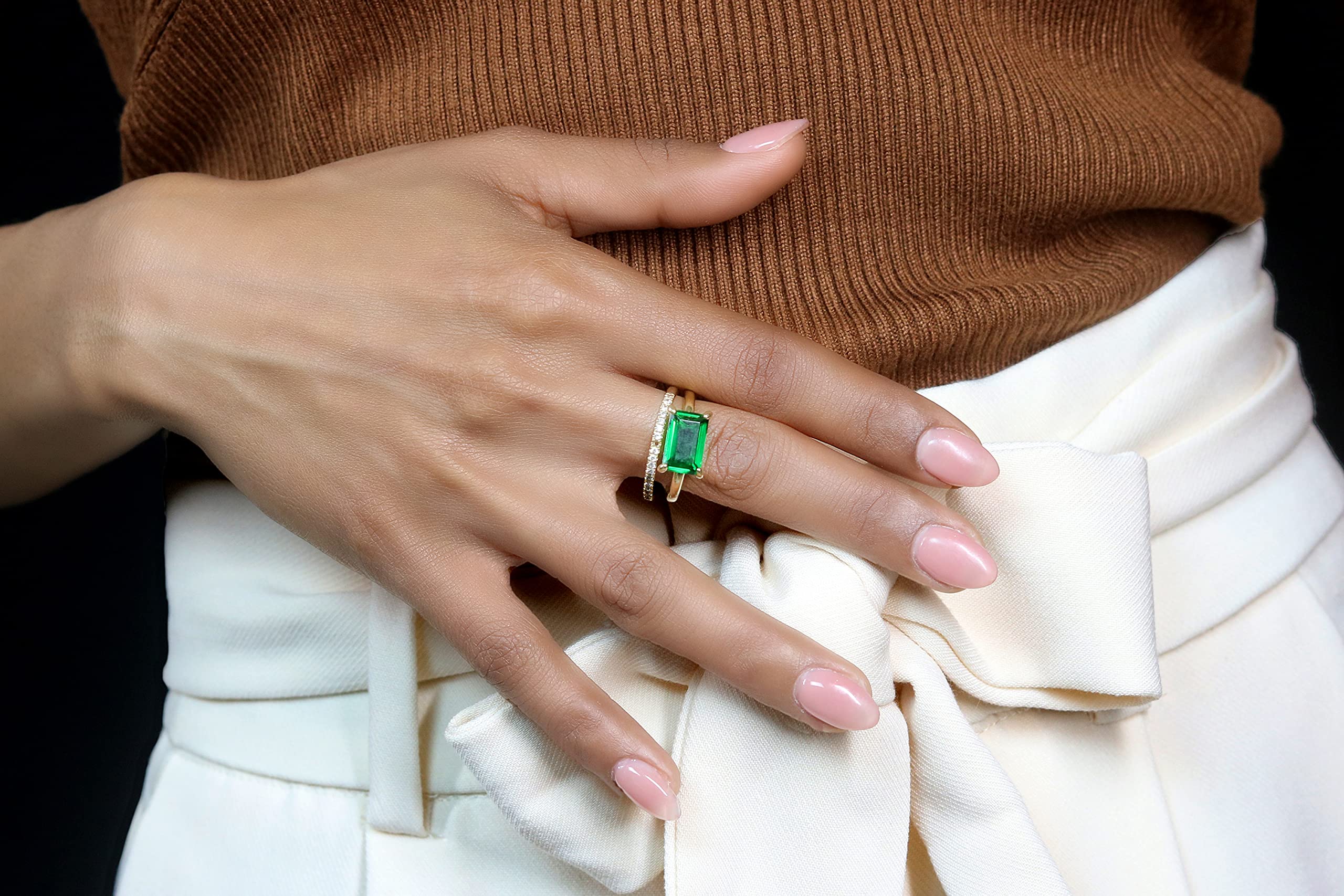 Anillo de Oro Esmeralda - Anillo de Compromiso Minimalista con Piedra Preciosa, Anillo de Moda, Anillo de Aniversario - Joyería de Damas hecha a mano - Personalizable con Grabado - con Caja de Firma