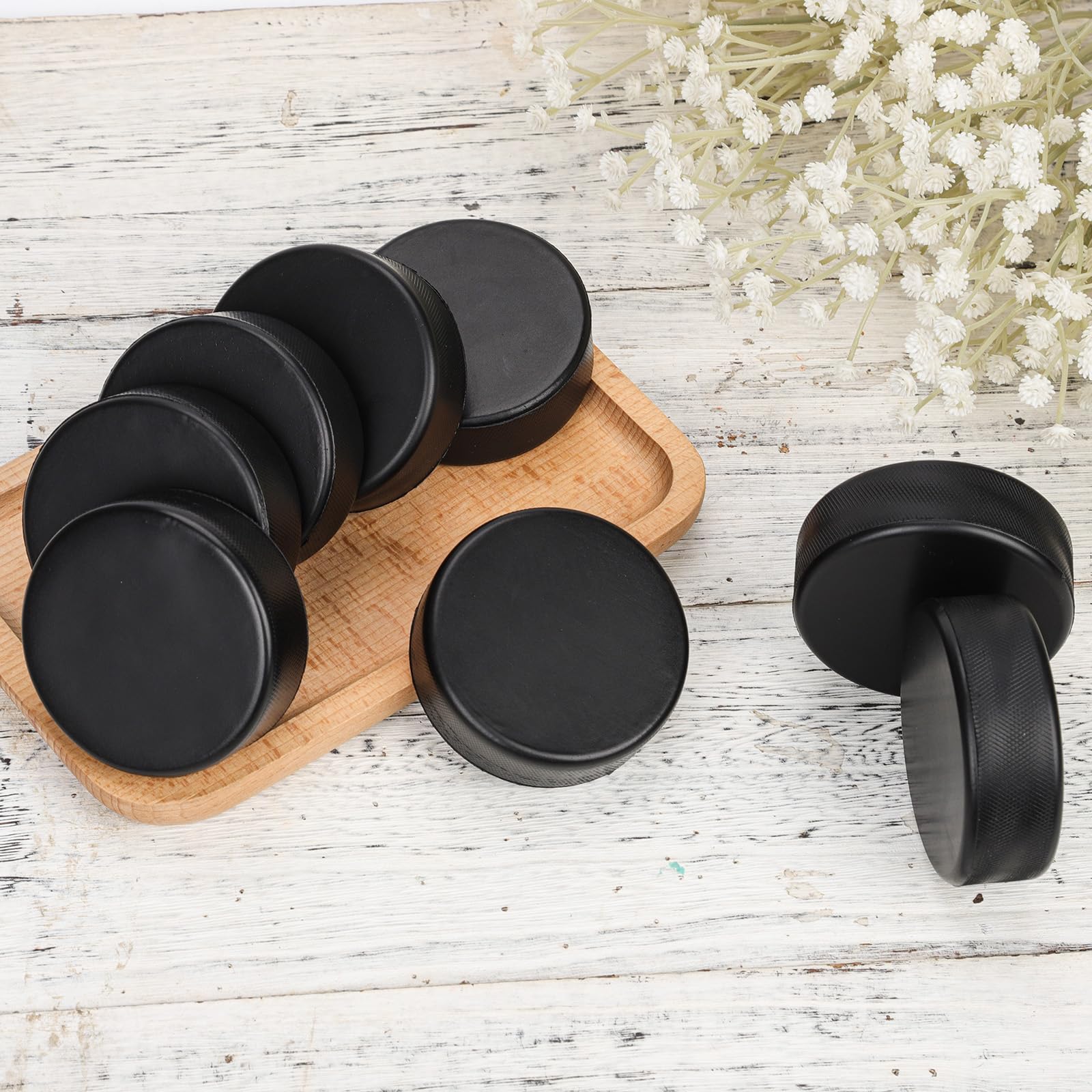 XIHIRCD 8pcs Palets de Hockey sur Glace, 7,5cm Diamètre Palets Hockey Mousse 2,5cm Épaisseur Légers Équipement Hockey pour l'Entraînement et l'Entraînement Classique Intérieur Bonne Élasticité (Noir)