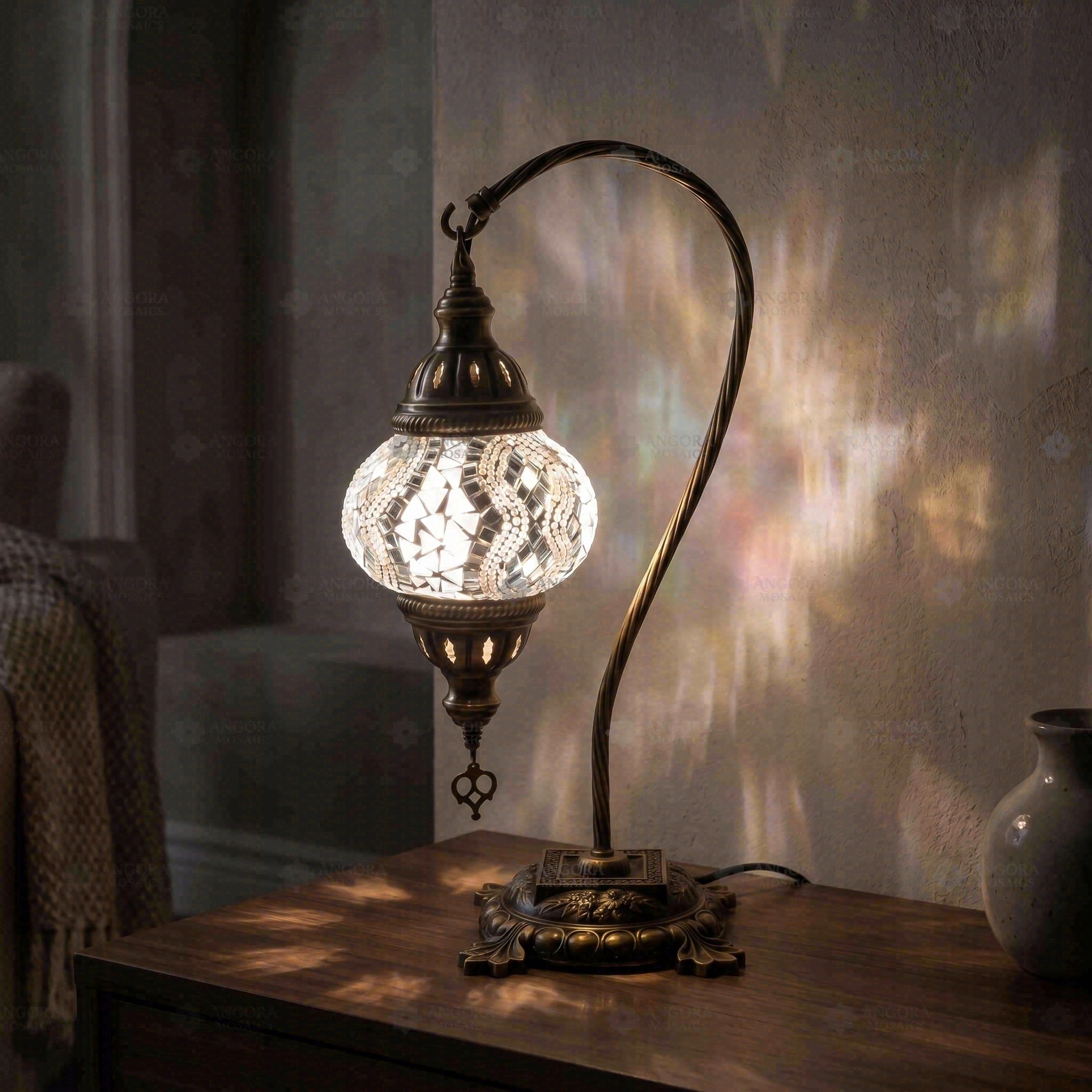 ENVA Biała lampa stołowa z mozaiką - turecka lampa mozaikowa - ręcznie wykonana lampa z przezroczystego szkła łabędzia szyja - marokańska lampka nocna na biurko
