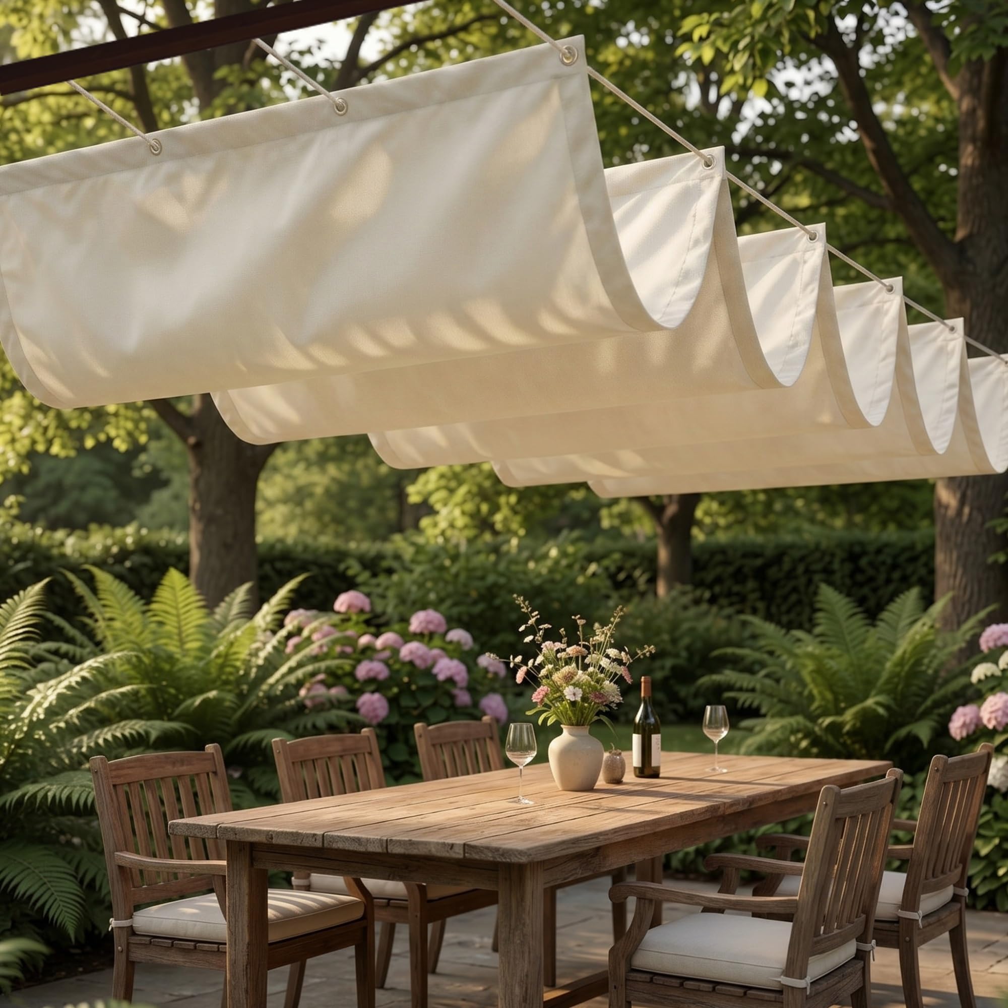 Toldo retráctil con 95% bloqueo UV y forma de onda resistente al clima