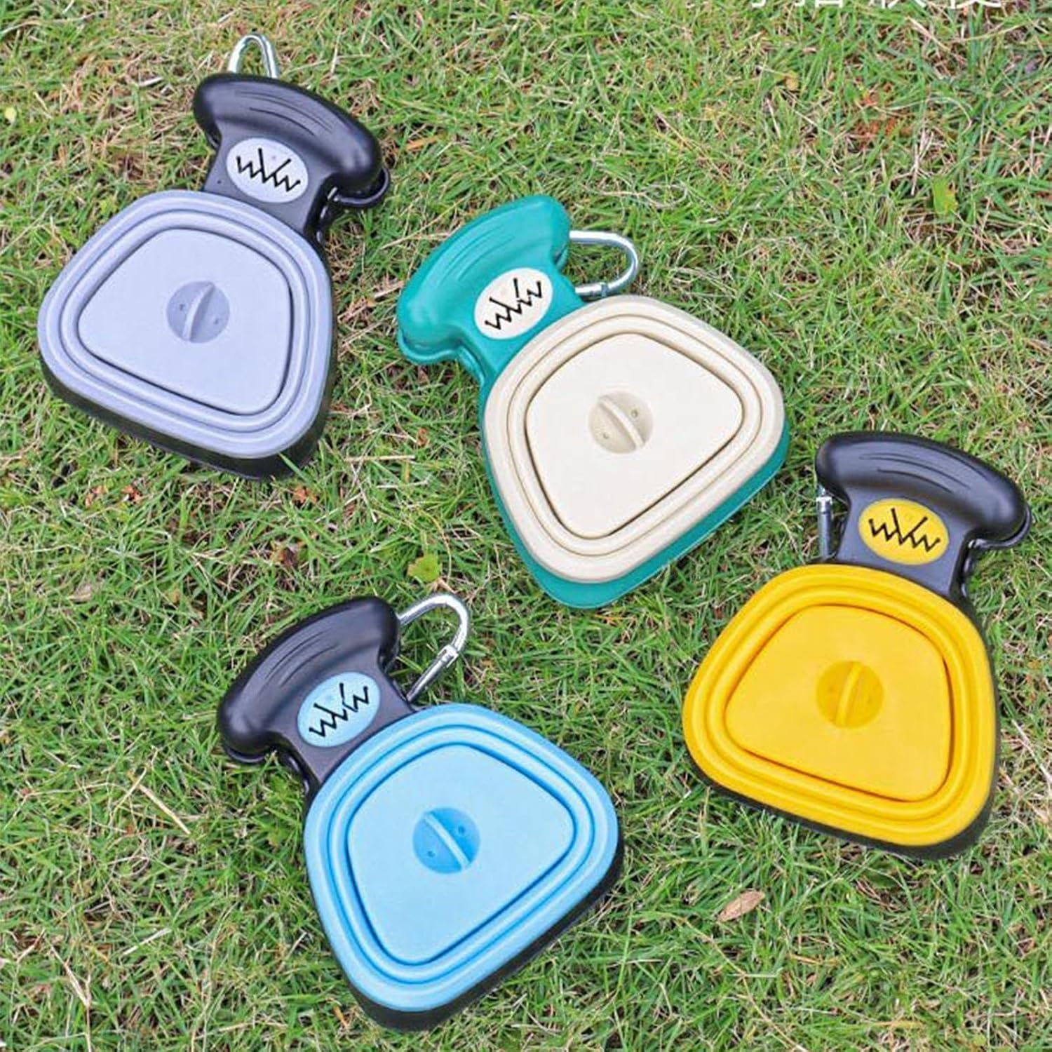 Pelle pour Chien, Pelle à crottes Portable et Pliable, avec 6 Rouleaux de Sacs et boîte de Rangement. Dites Adieu aux Mains Sales ! Idéale pour Les promenades et Les Voyages.