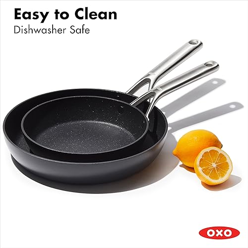 Miniatura 8 de OXO Juego de sartenes profesionales de 8 y 10 pulgadas, utensilios de cocina antiadherentes de cerámica anodizada dura, sin PFAS, acero inoxidable,