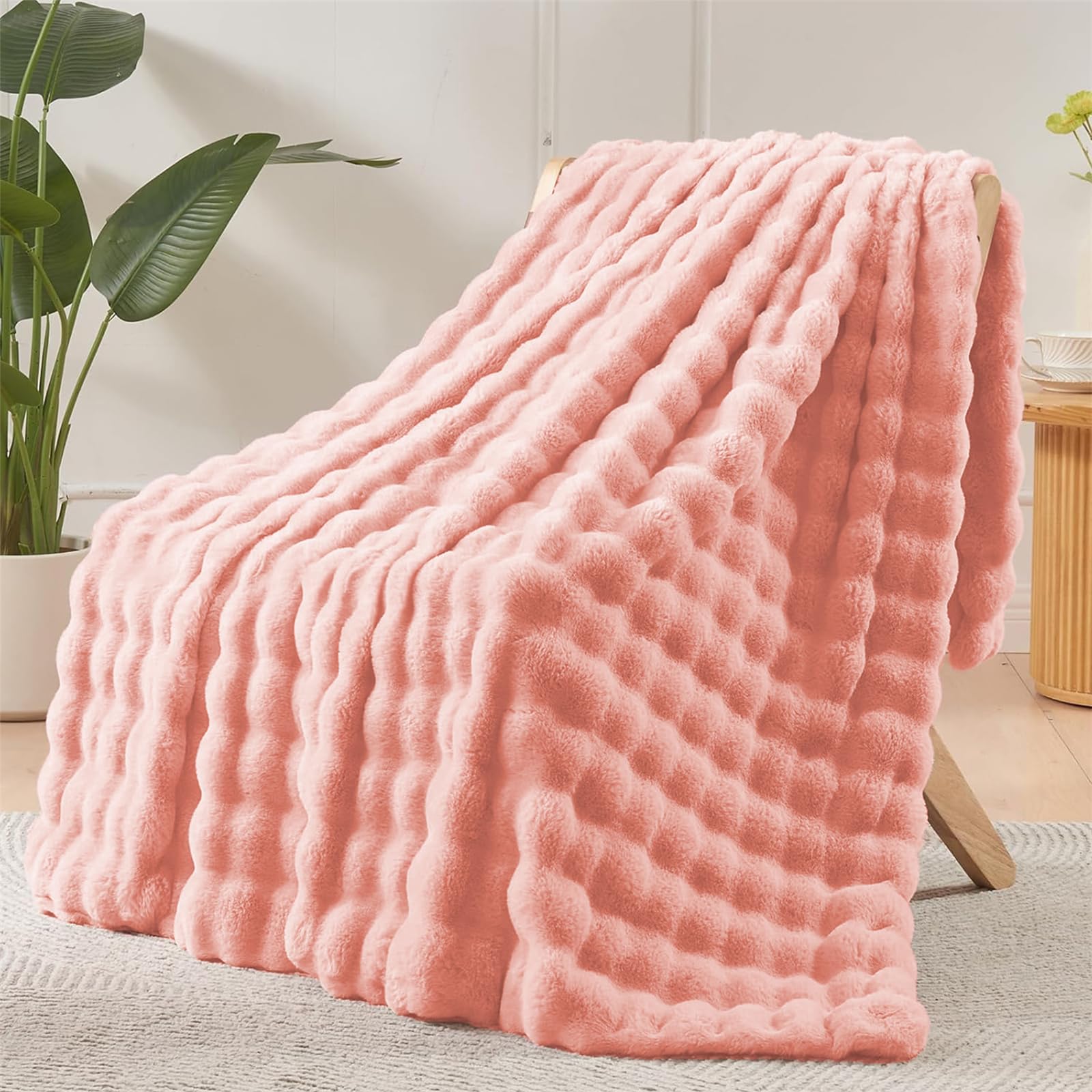 LINGKY Faux Rabbit Fur Throw Blanket, Reversible Fuzzy Warm Cozy Large Fluffy Blanket for Bed Sofa Couch Home Decor, 160x200cm, Pink