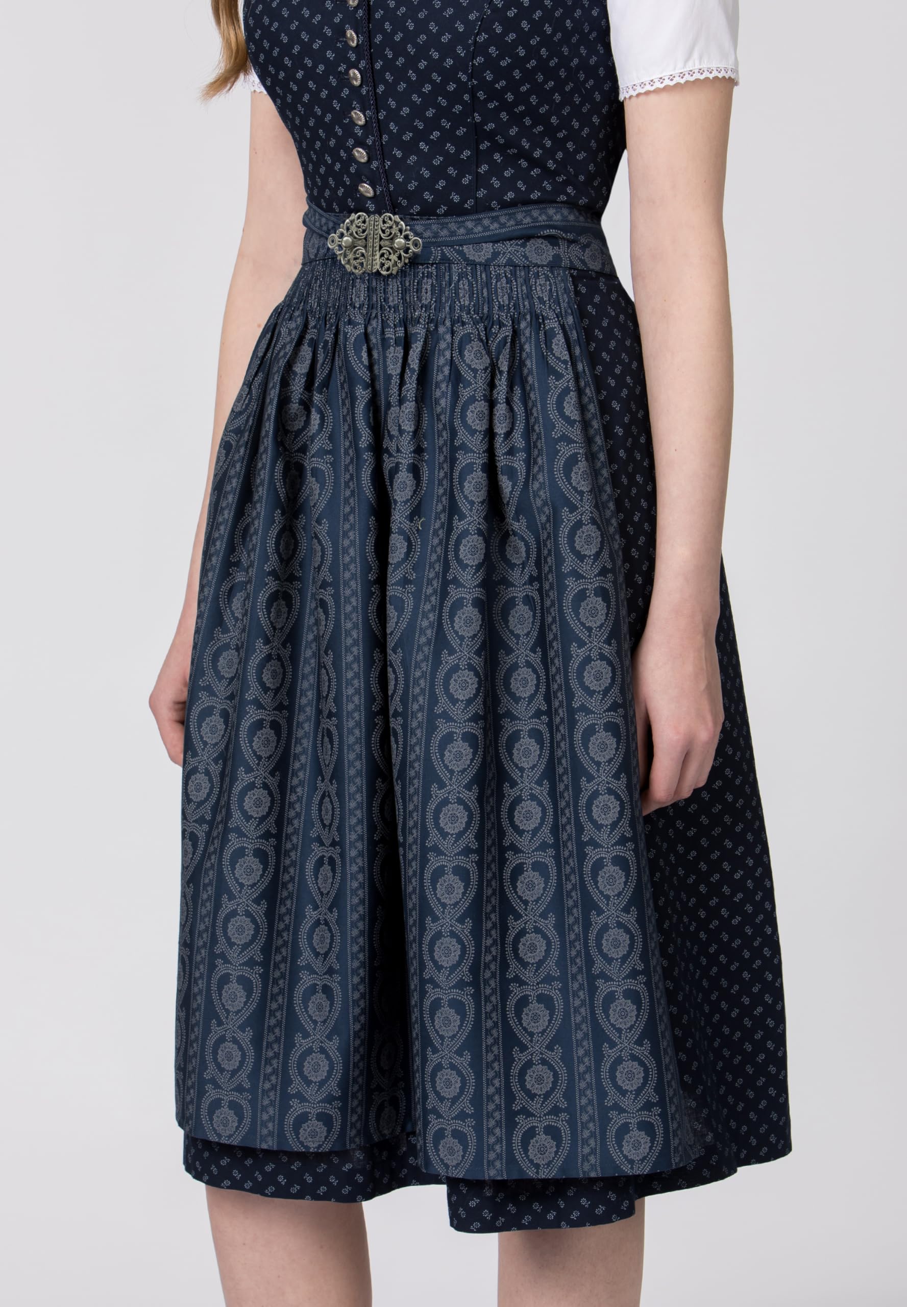 Stockerpoint Damen Dirndl Ellie I Größe 32-48 I Trachtenkleid mit Schürze & liebevollen Details I 100% Baumwolle I Atmungsaktiv & pflegeleicht I Perfekt für Trachten & Festlichkeiten