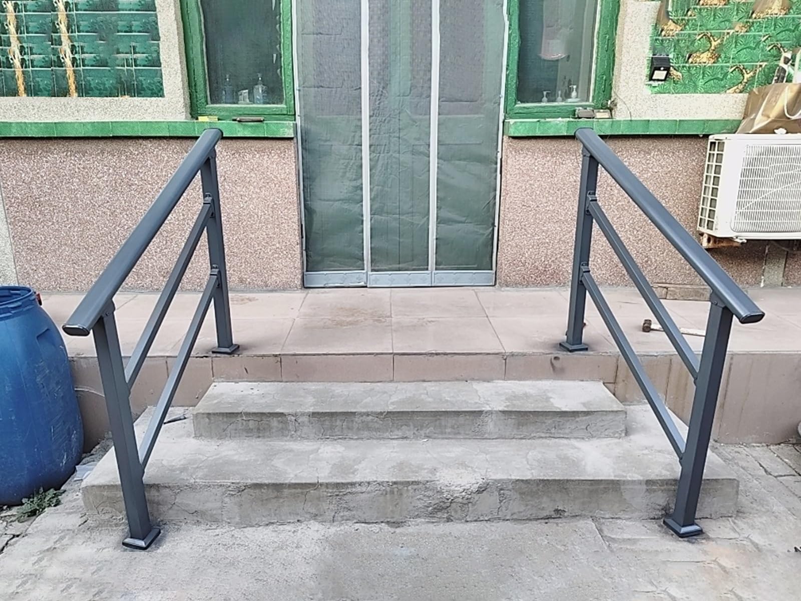Main courante de sécurité extérieure pour escaliers de jardin
