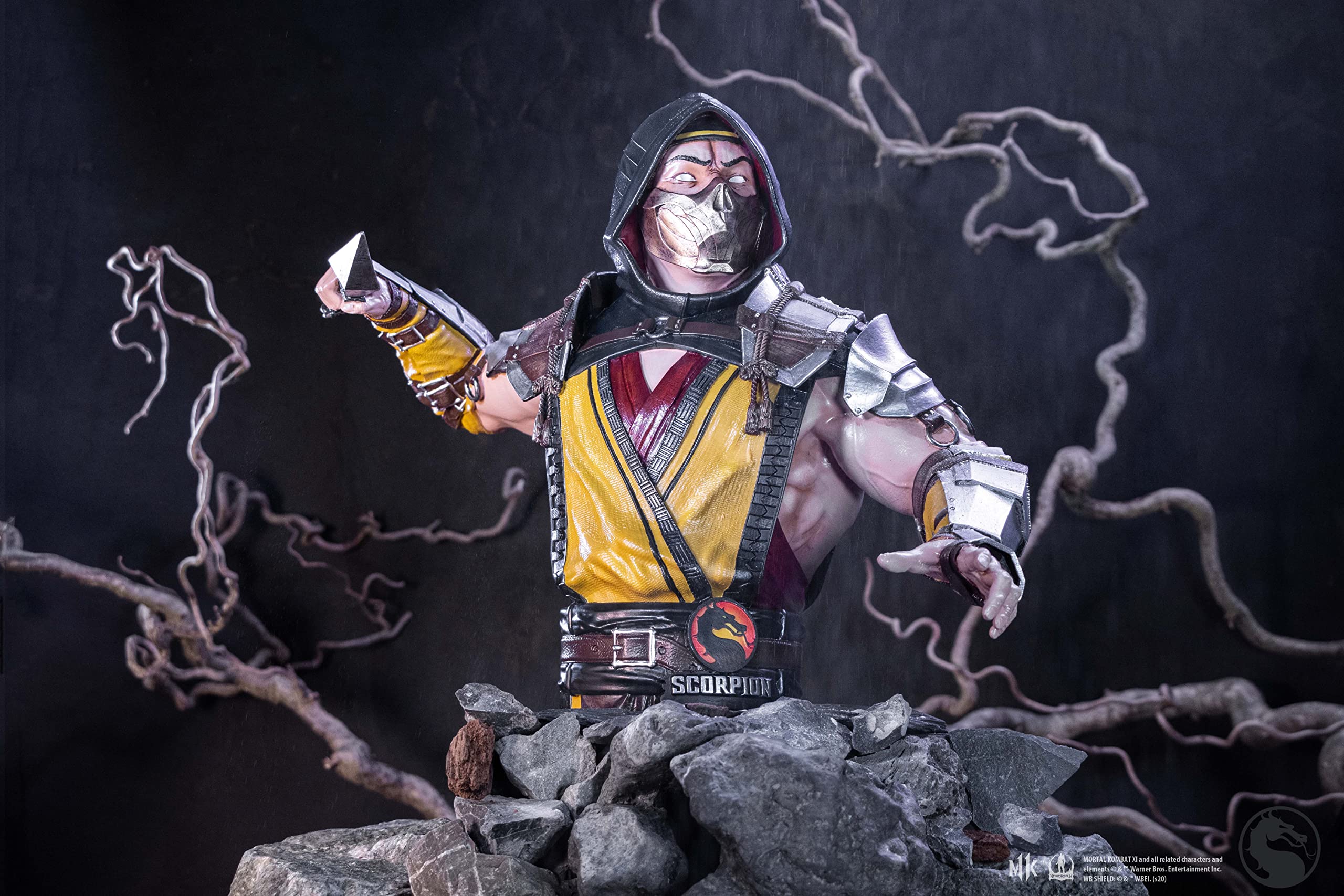 Nemesis Now Busto con Licenza Ufficiale Mortal Kombat Scorpion, Giallo, 29,5 cm, Resina