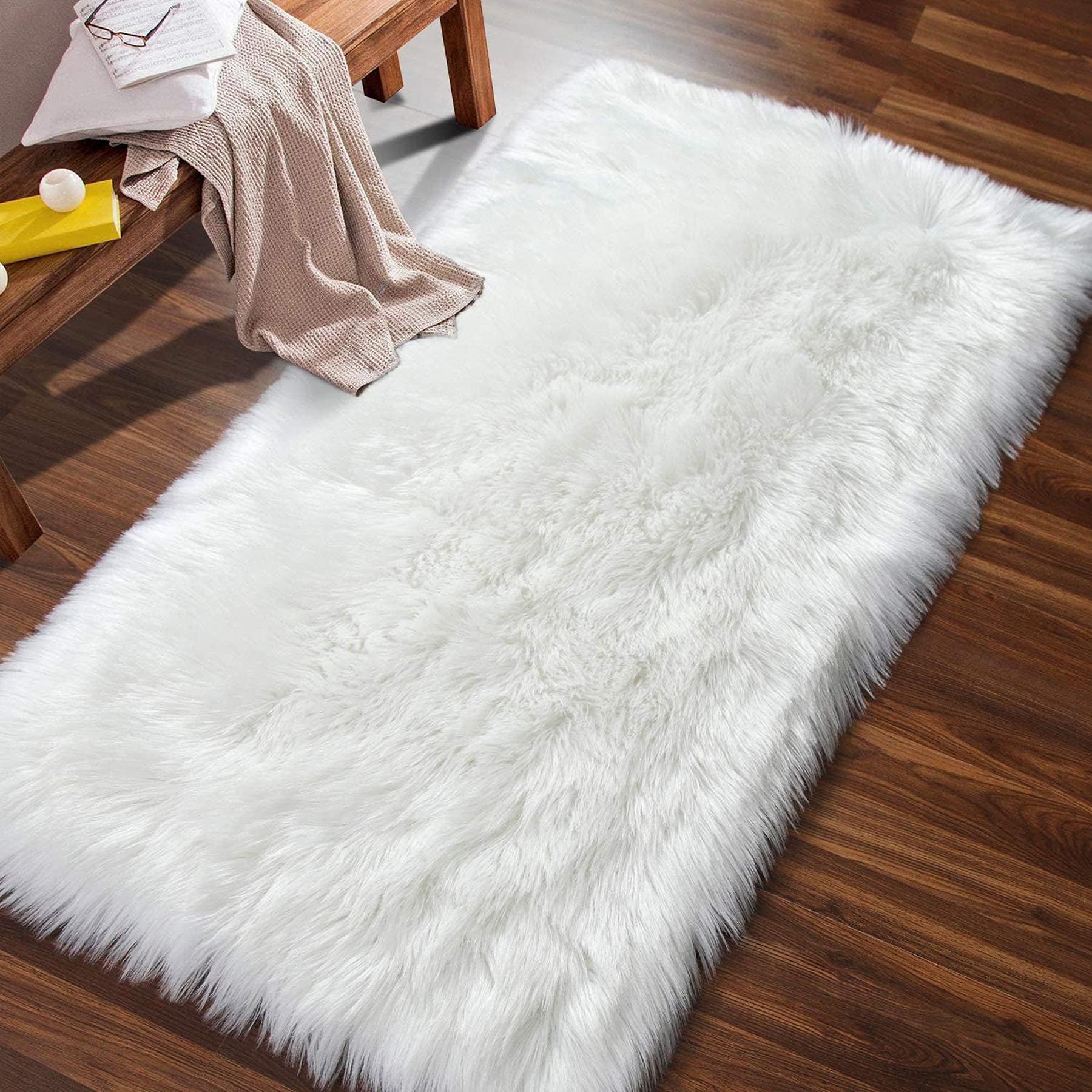 INMOZATA White Fluffy Rug, Faux Sheepskin Rugs, Bedroom Rug Carpet, Washable Shaggy Rugs for Bedroom Living Room Floor, Rectangular, 60 X 120cm