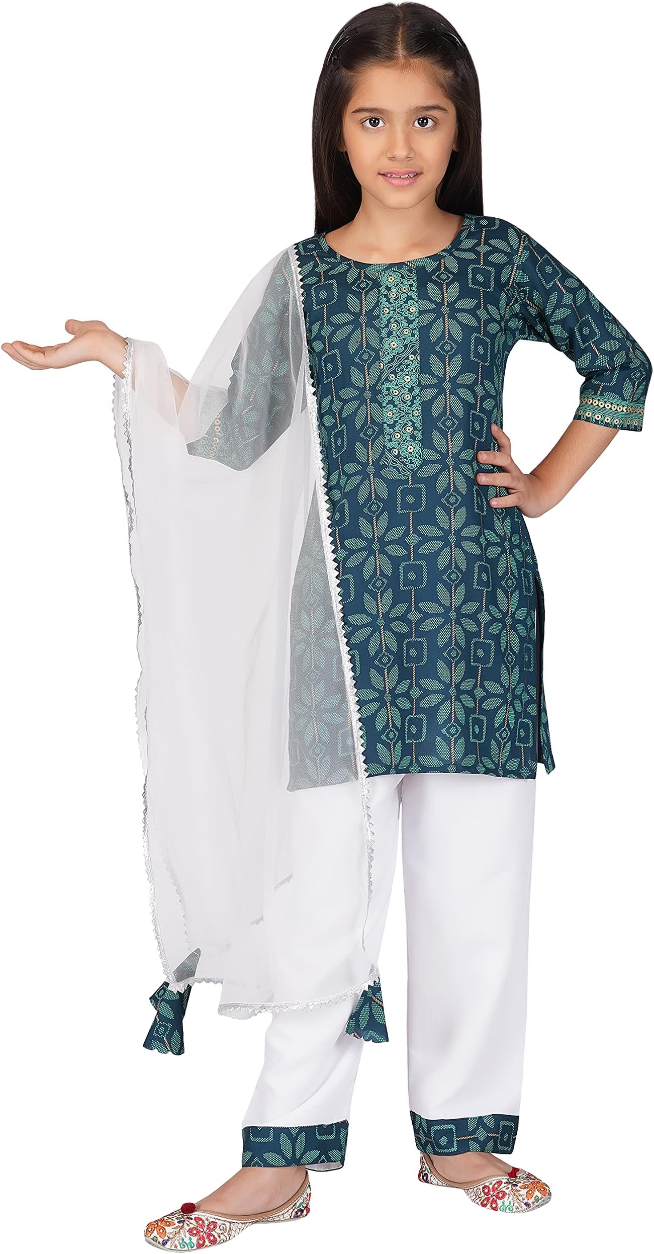 JESHIL This festive season add the extra charm to your look with our absolutely stunning