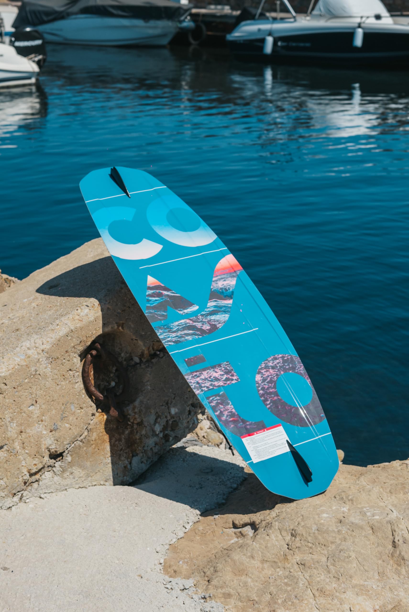 Coasto Wakeboard Kyanit 140 PB-CWKBKYANIT Planche Légère Confortable Pratique pour Tous Les Riders Tout Niveau Chausses Comprises Charge Max 90 kg 140 cm