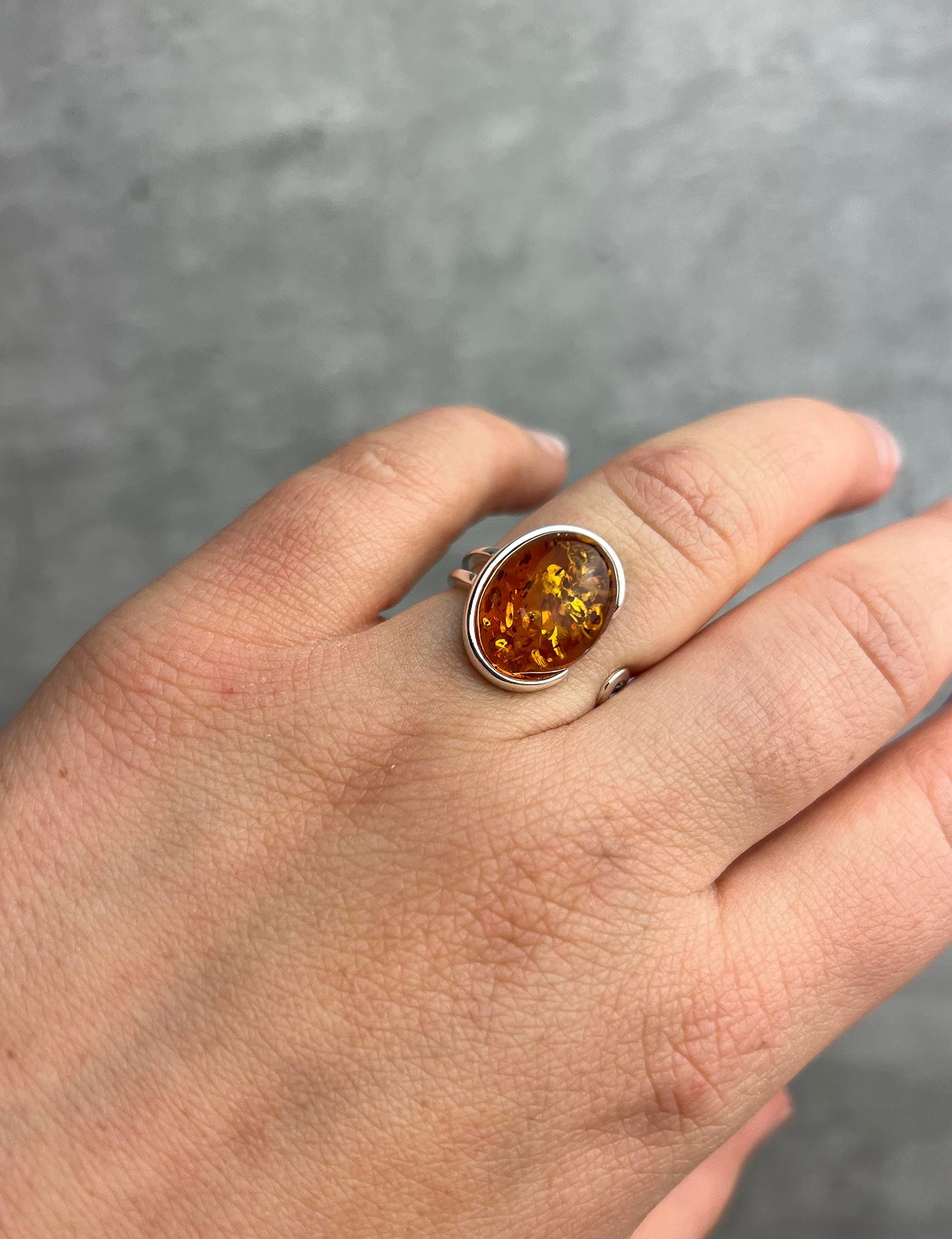 SilverAmber Jewellery - Anillo de diseño clásico ajustable de plata de ley 925 y ámbar báltico - GL464A
