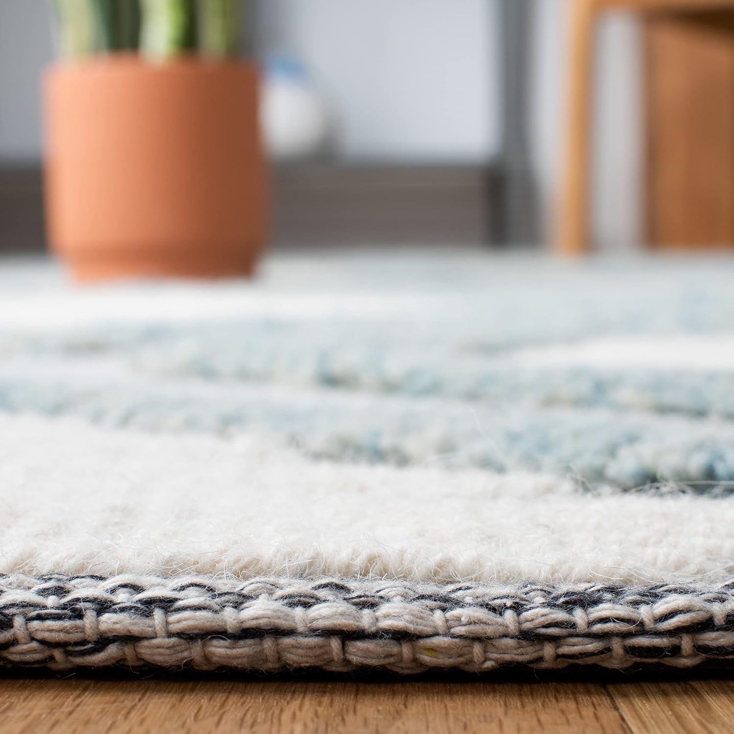 SAFAVIEH Vermont Collection Runner Rug - 2'3" x 9', Blue & Ivory, Handmade Wool, Ideal for High Traffic Areas in Living Room, Bedroom (VRM603M)