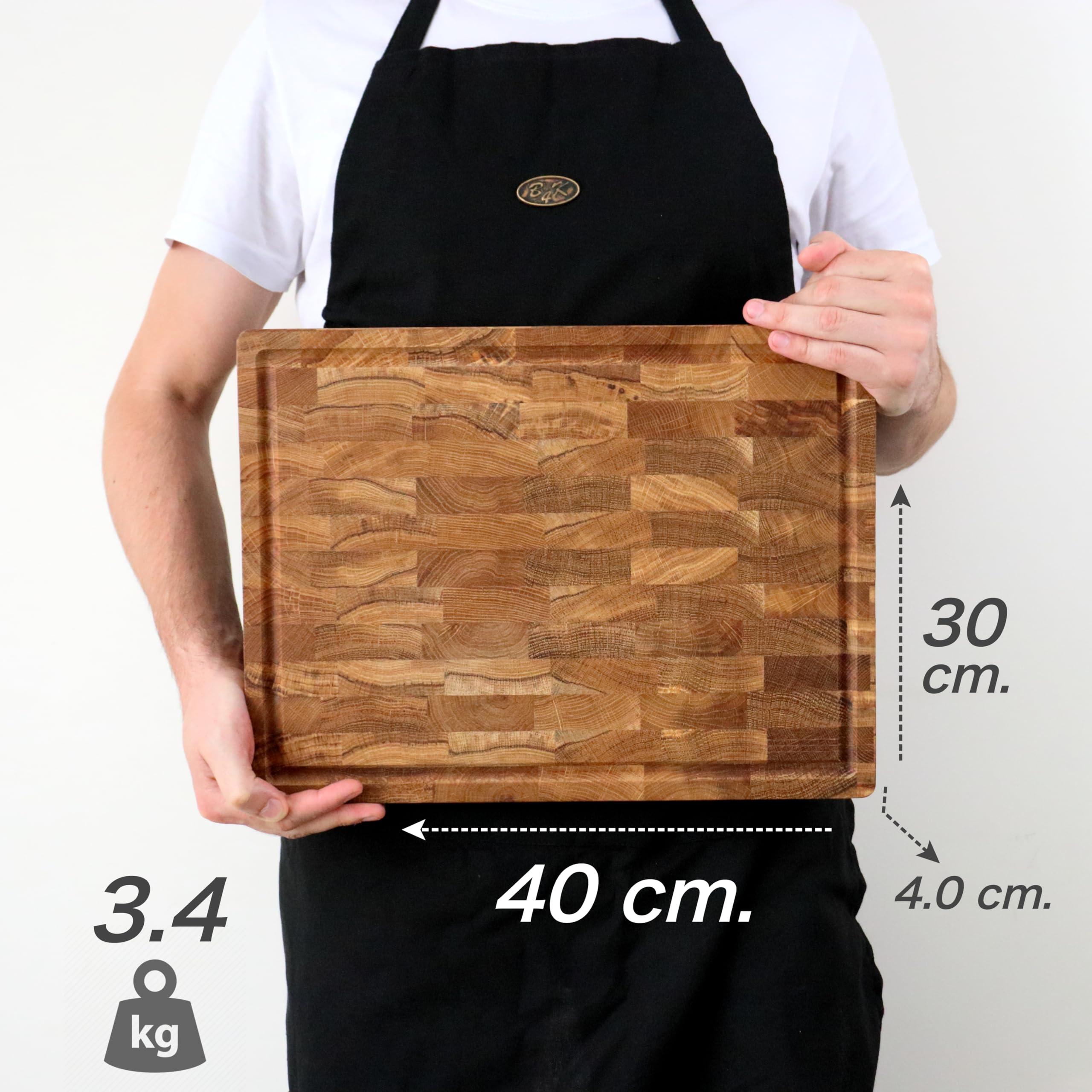B4K® Tagliere con supporto in legno di quercia, 40 × 30 × 4 cm, in legno di cervello massiccio, antibatterico, con manici, scanalatura e piedini in silicone, perfetto per cucina, carne e barbecue
