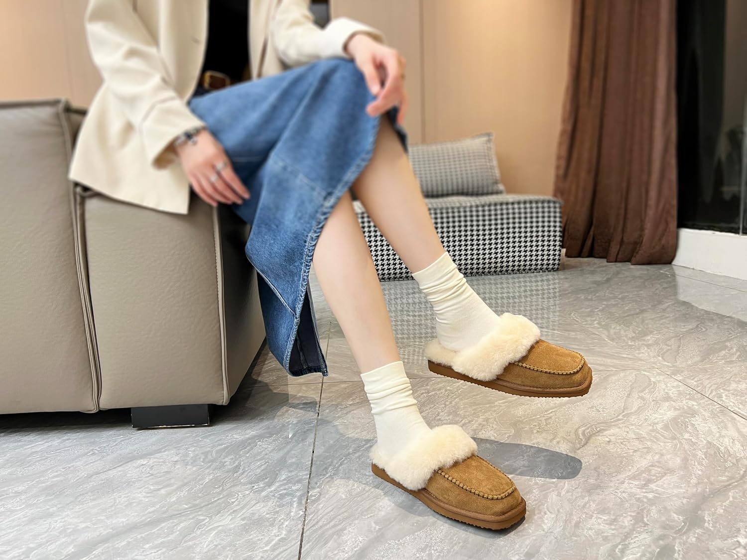 Womens Fluff Memory Foam Slippers Ladies Arch Support Warm Scuff Slippers Slip on Comfy Winter House Shoes with Non-Slip Indoor Outdoor Hard Sole