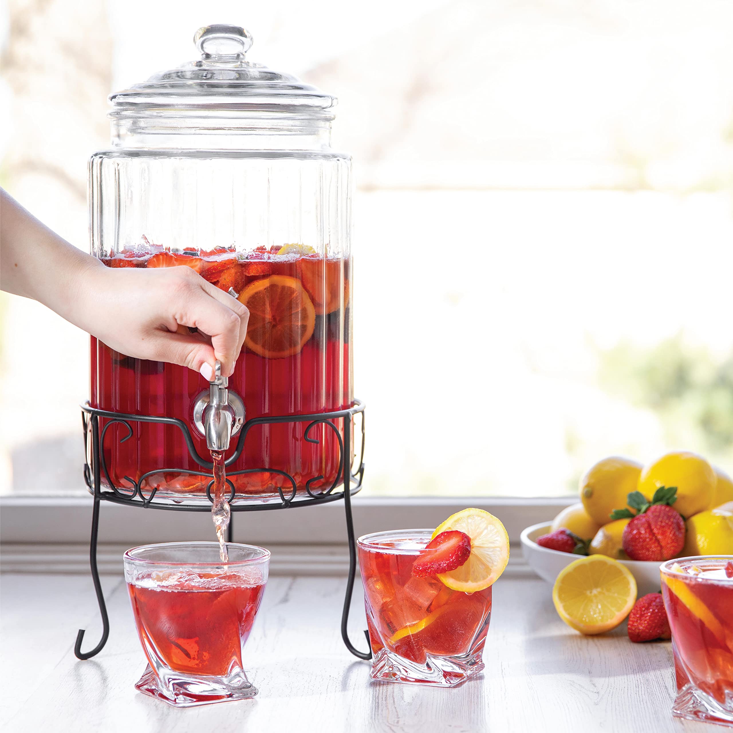 Dispensador de bebidas de vidrio de 1.5 galones con espiga de acero inoxidable en soporte de metal, dispensador de bebidas Mason para fiestas, té solar, té helado, agua o kombucha