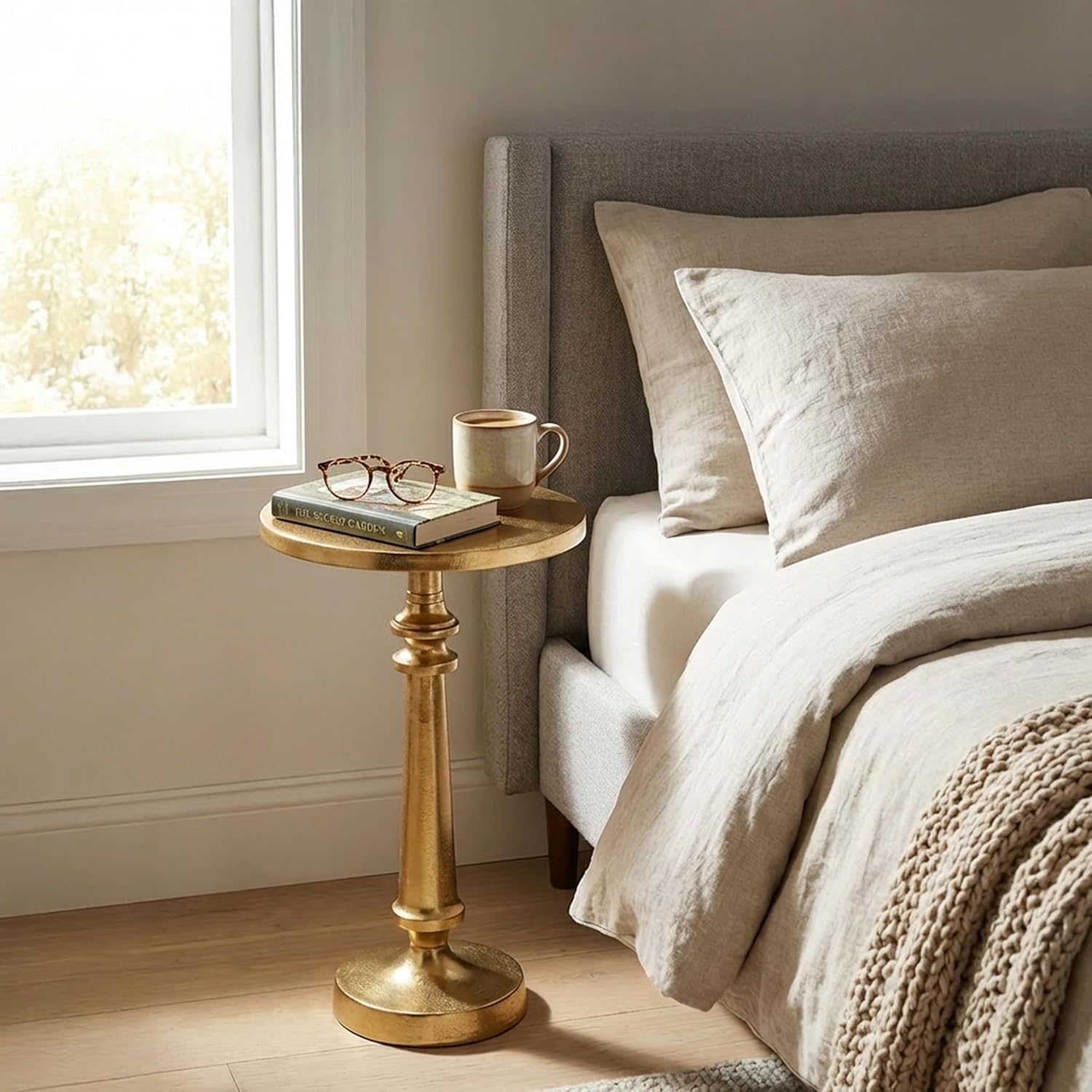 Small Round Gold Side Table by Objet D’Art, Accent, End, Pedestal, Martini, Cocktail and Drink Table for Living Room and Small Spaces, Petra Vintage Metal Brass Style Decor, 21” Height