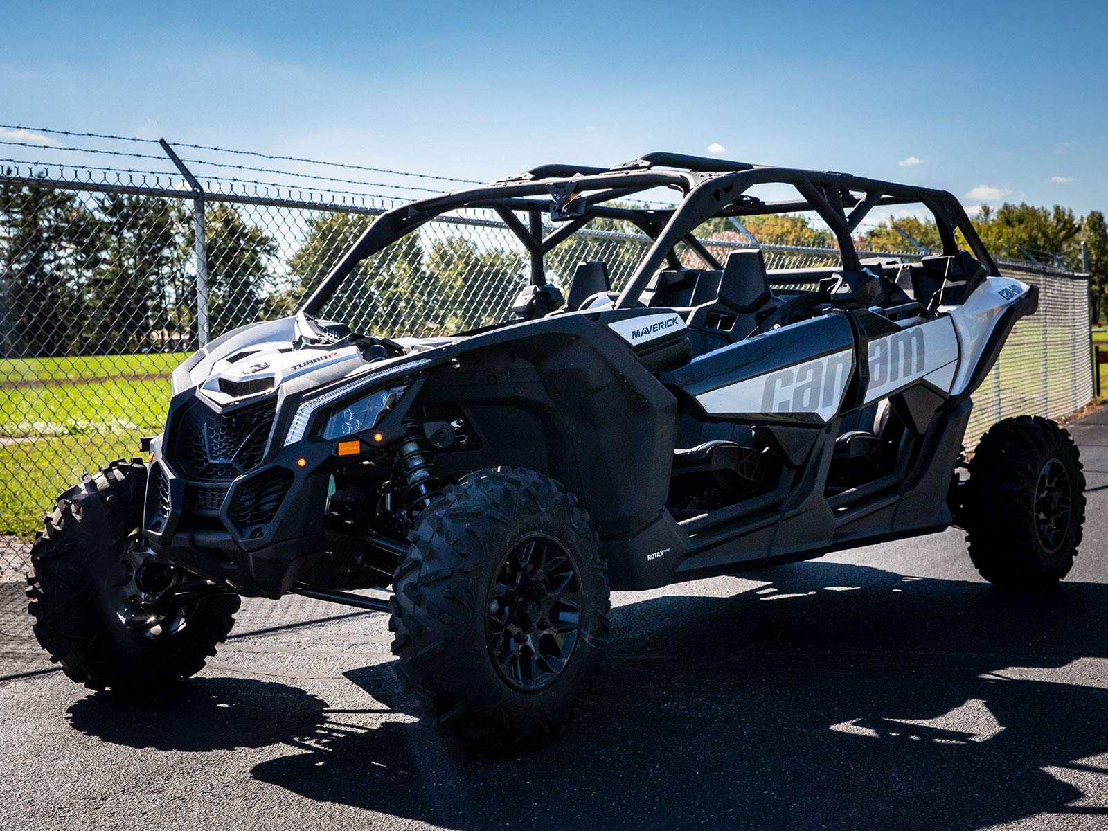 SuperATV Turn Signal Kit for Can-Am Maverick X3 (2017+) | Dash Mounted Turn Signal Rocker Switch | Plug and Play Installation