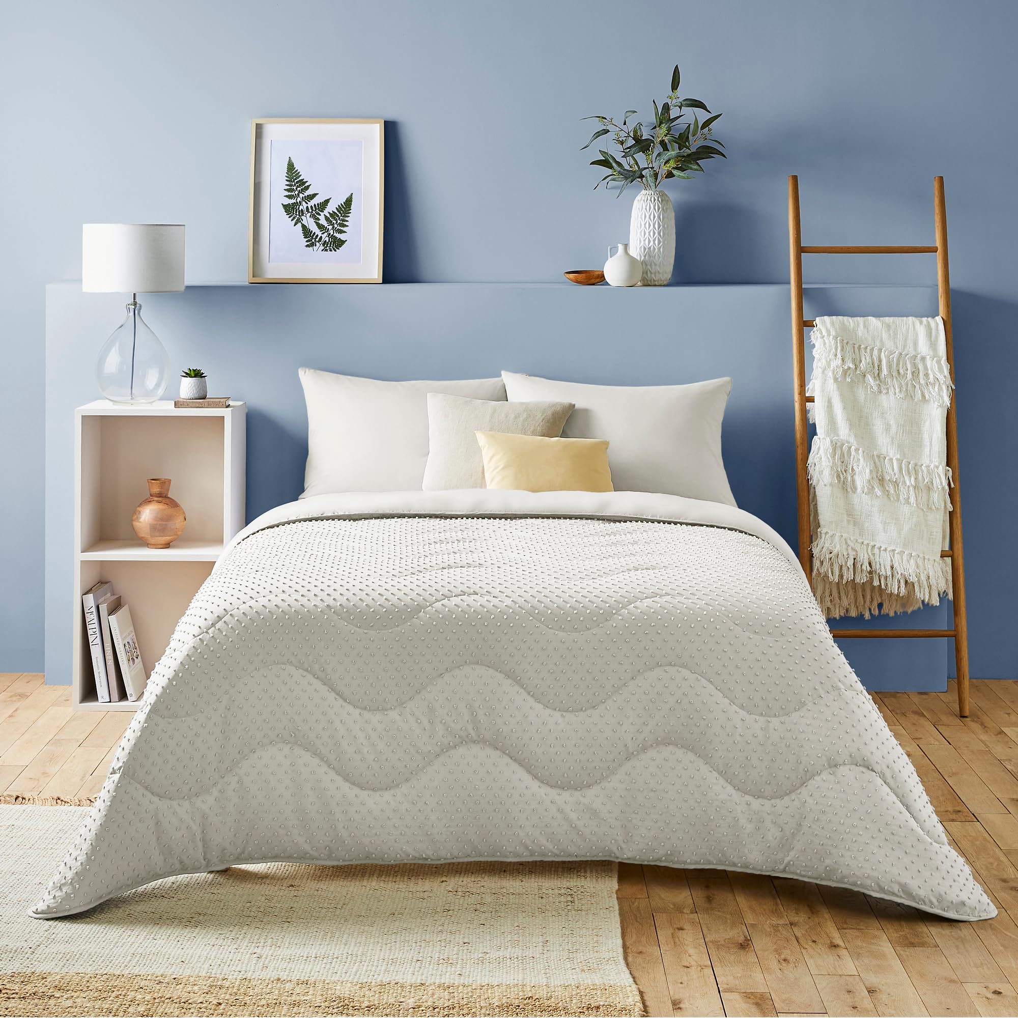 Night Lark - Coverless Duvet - 4.5 Tog - Super King - Tufted Dots Collection - Luxury Bedding - Hypoallergenic - Machine Washable - Warm Sand