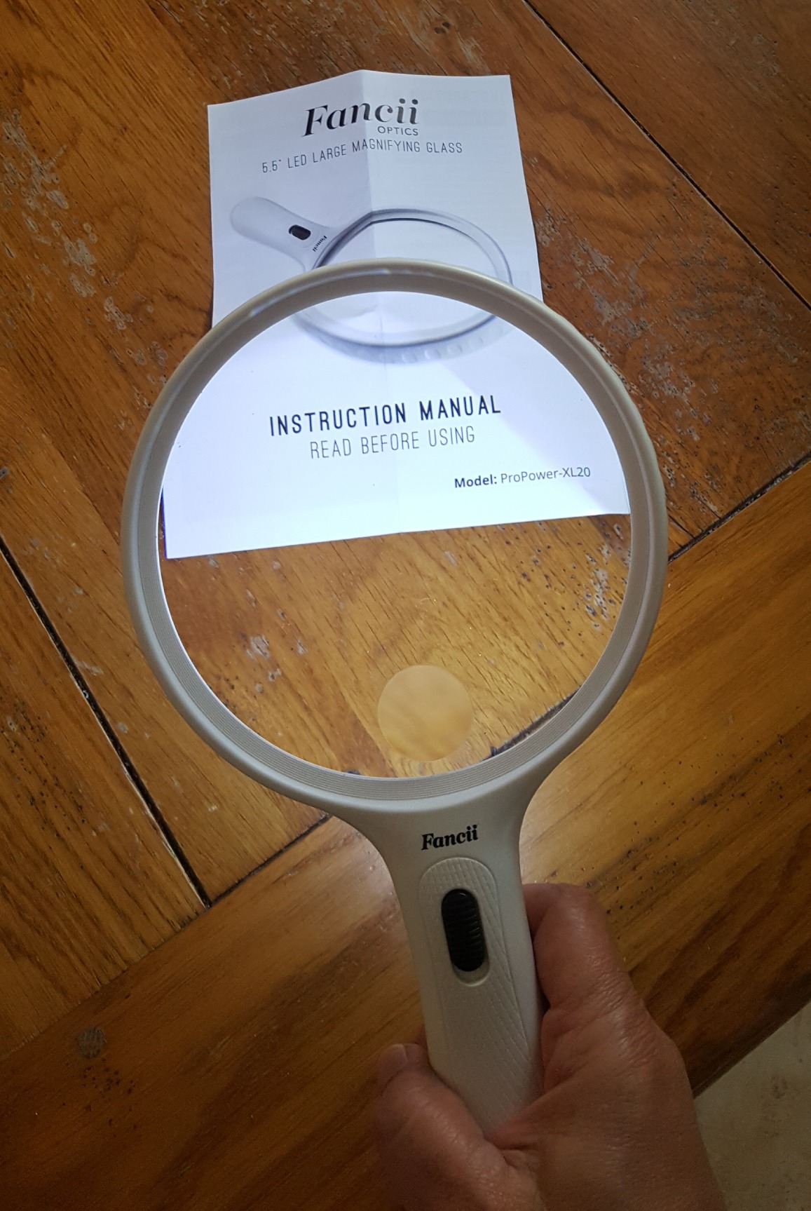 Fancii Très Grande Loupe Grossissante avec Lumière LED, 2X et 3.5X 138mm Loupe avec Éclairage