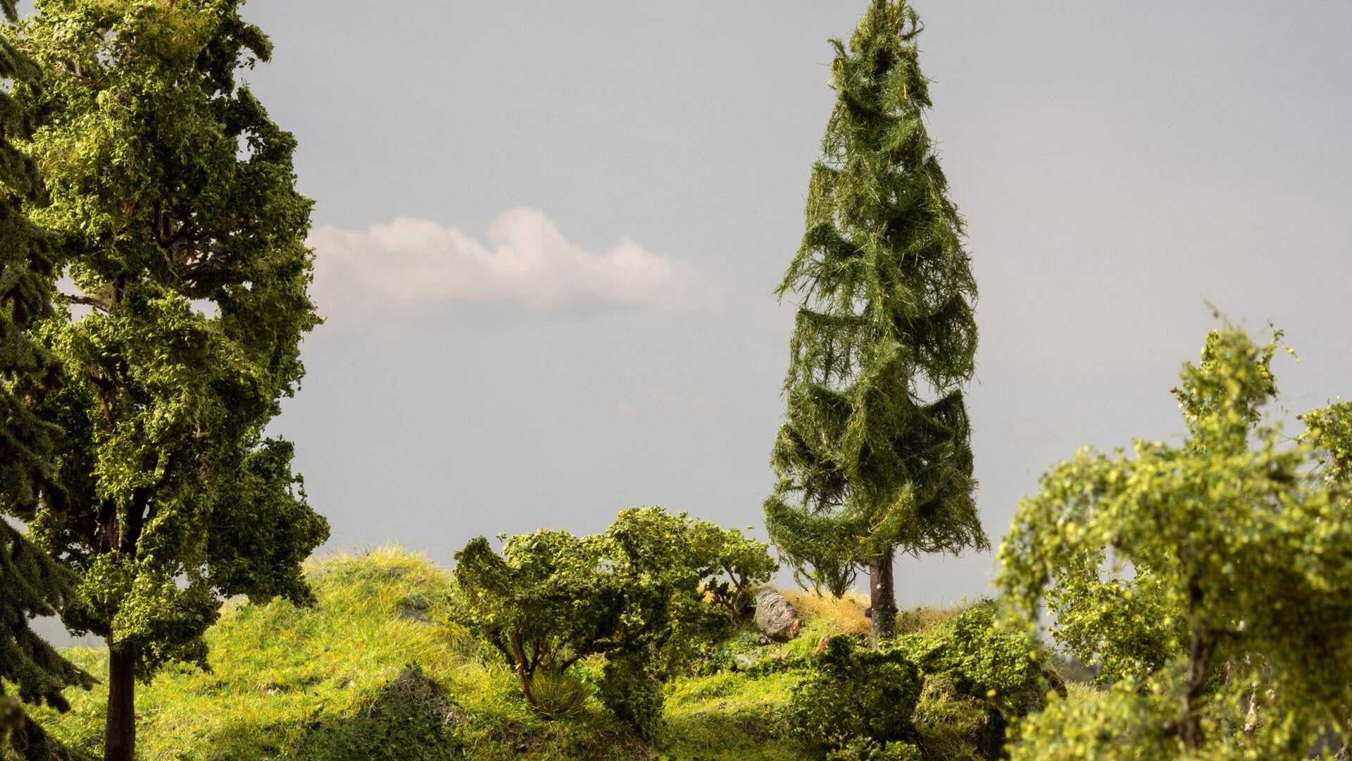 Noch® Micro-Motion - Albero Che Cade Abete, Modello Realistico con Elettronica, Altezza 17 cm, per H0 e TT Perfetto per modellismo Ferroviario