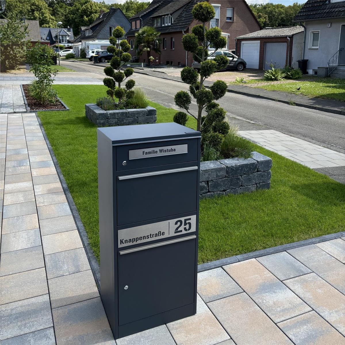 Metzler Paketbox, Briefkasten mit großem Paketfach in Anthrazit, personalisierte Paketbox für draußen, Standbriefkasten mit Paketfach, Paketkasten, Postbox mit Gravur, rostfrei und massiv - Bispo 2