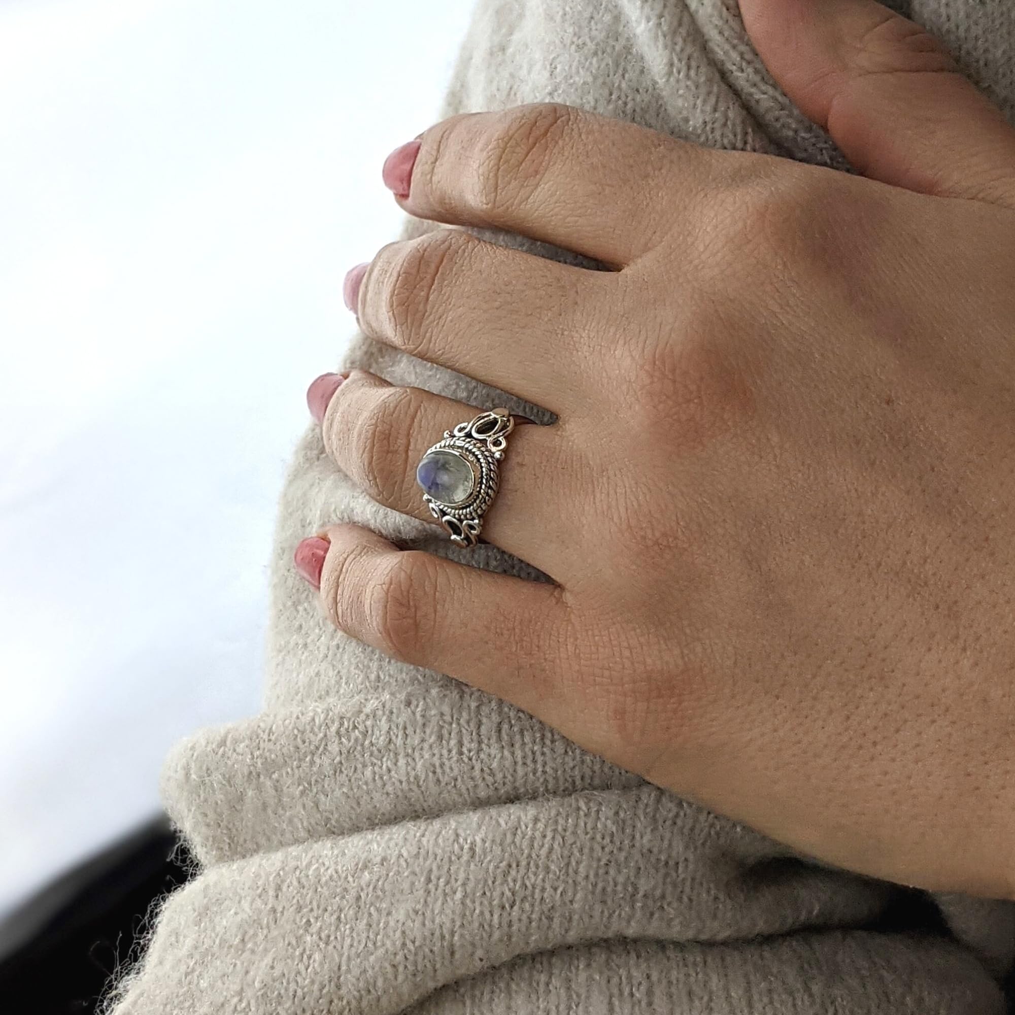 81stgeneration Anillo Cristal Piedra Lunar Plata de Ley 925 | Anillos Bohemios Promesa Piedras Preciosas Ovaladas Engastadas Bisel Adolescentes | Joyería India | Regalos Piedra Natal Junio Mujeres