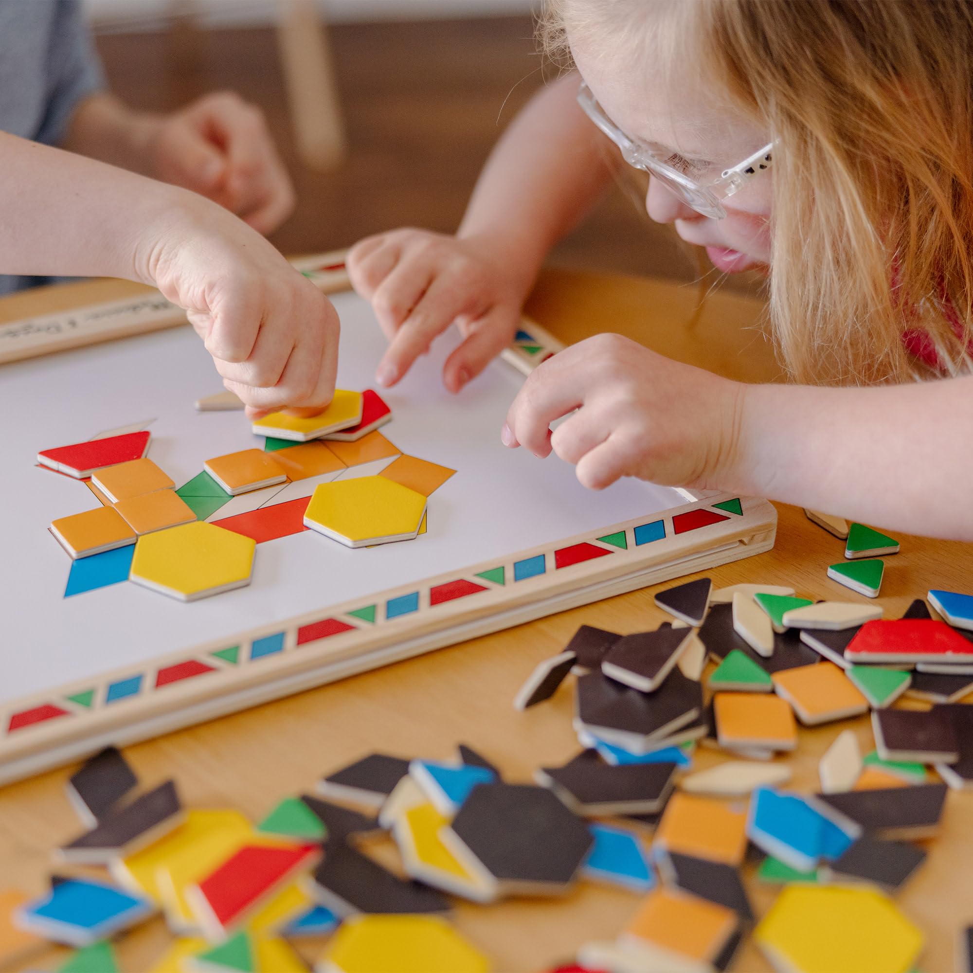 Melissa & Doug Magnetic Patern Block Kit Zabawka Edukacyjna, Wielokolorowy, Od 3 Lat