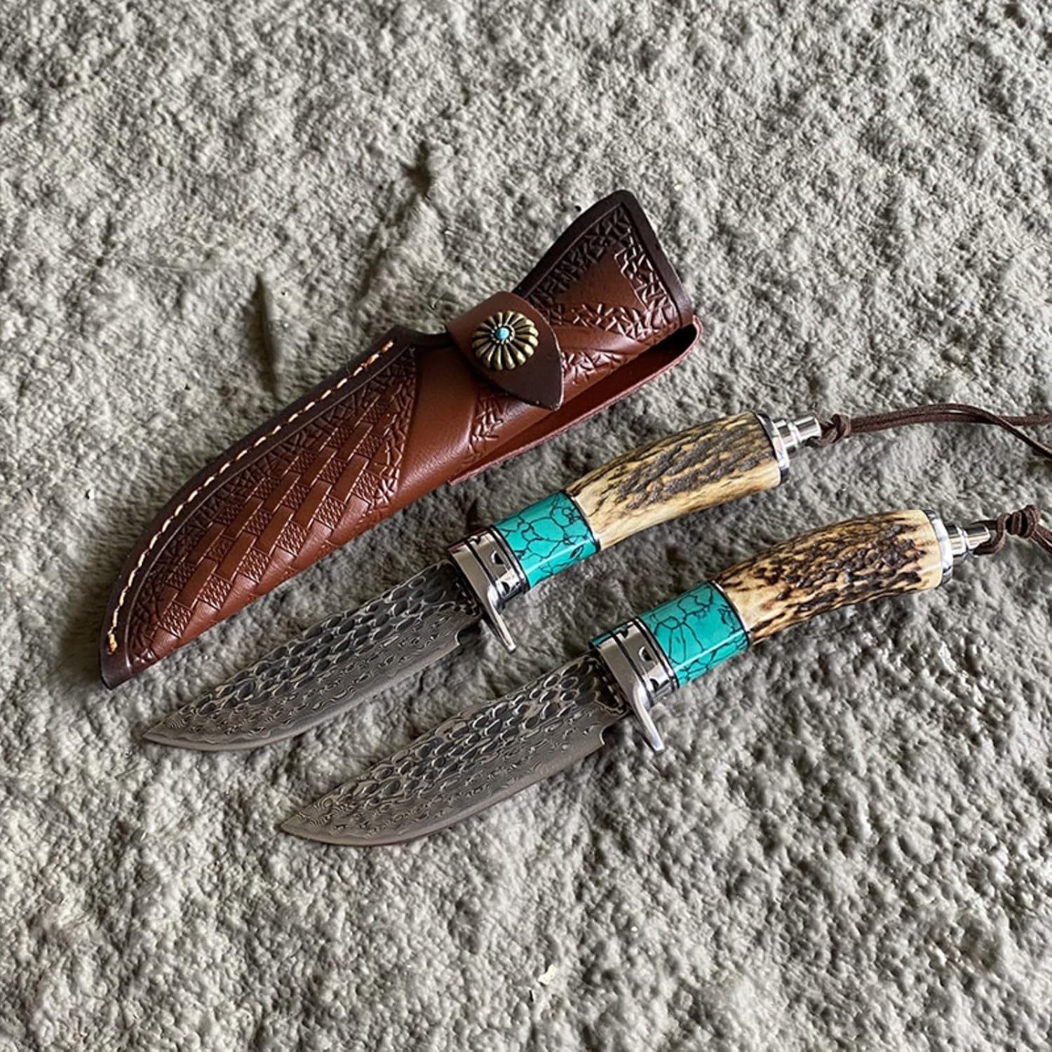 Handmade Damascus Stag Horn Hunting Knife - Genuine Antler & Turquoise Handle with Leather Sheath | Acid-Etched Damascus Steel Blade | 60 HRC Hardness | 128g