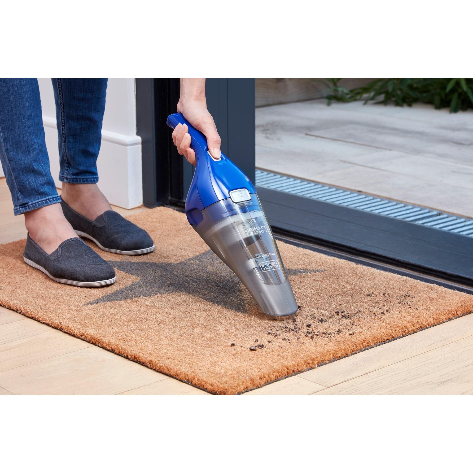 BLACK+DECKER Akumulatorowy odkurzacz ręczny Dustbuster NVC115WA (litowy 3,6 V, odkurzacz ręczny bezworkowy + bezprzewodowy, szeroki otwór ssący, zdejmowany pojemnik na kurz, w zestawie ssawka