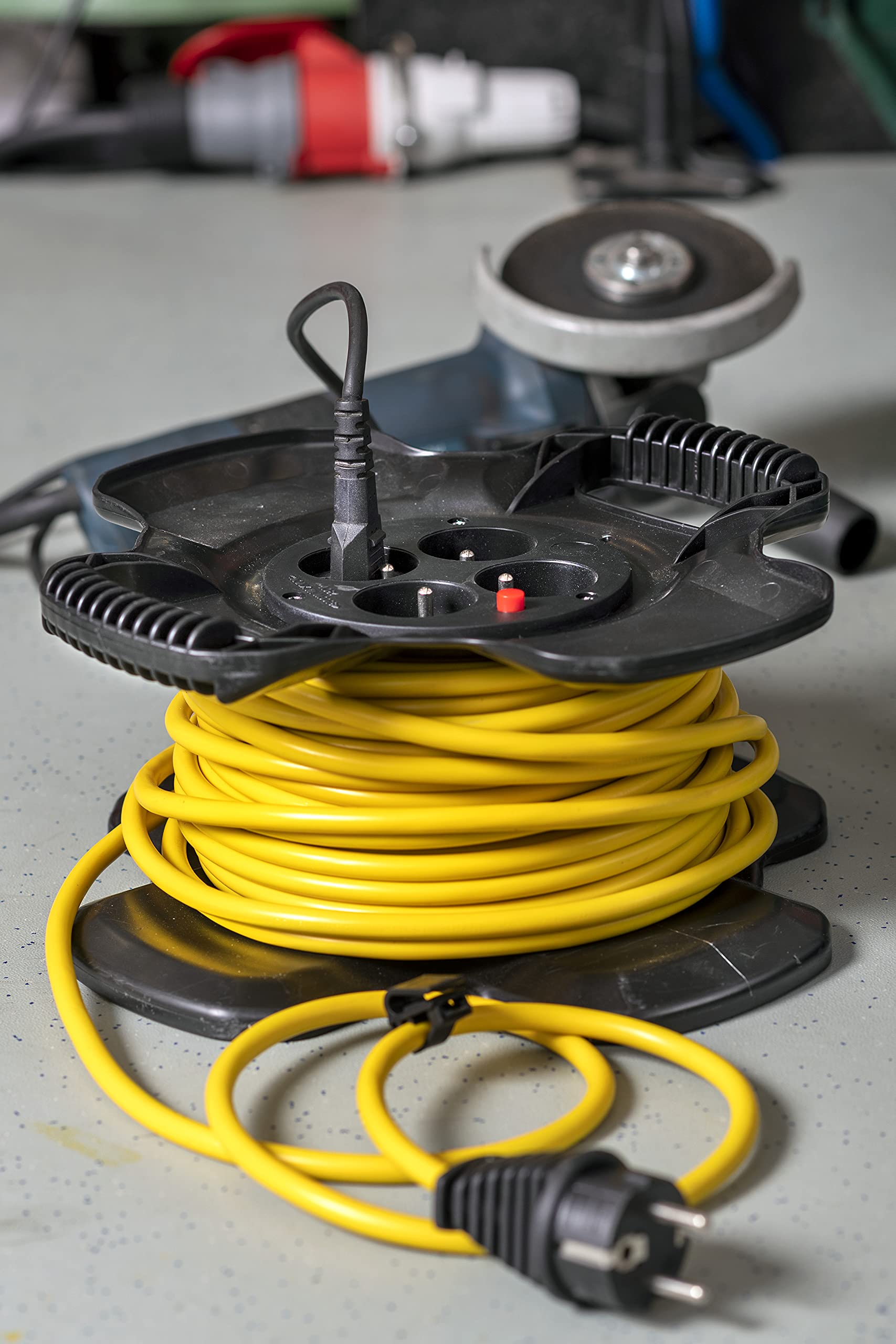 Brennenstuhl X-GUM - Enrollador de cable eléctrico compacto (4 tomas (20 m, uso en interiores, fabricado en Francia)