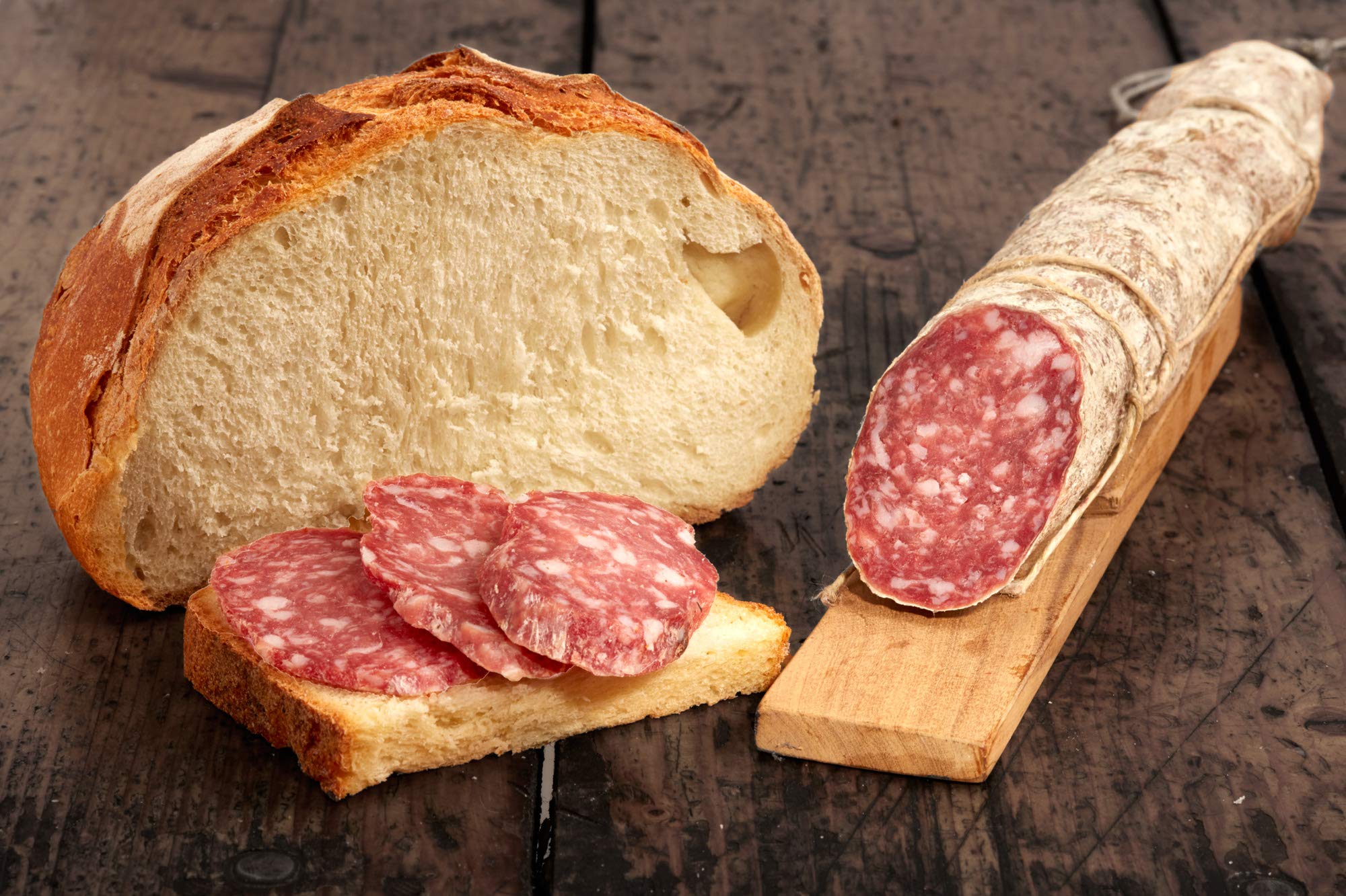 Passione Salame Trio Salumi Pasini® Geschenkplatte | Campagnolo Salami 600g + Gran Filetto Salami 700g + Felino g.g.A. Salamischeibe 350g | Schneidebrett aus Akazienholz im Lieferumfang enthalten