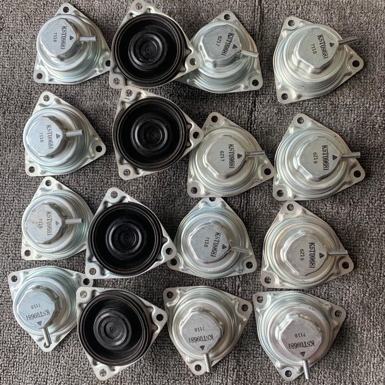 auto parts K5T09681 7118 172705AAA00 turbocharger vacuum cover (10)