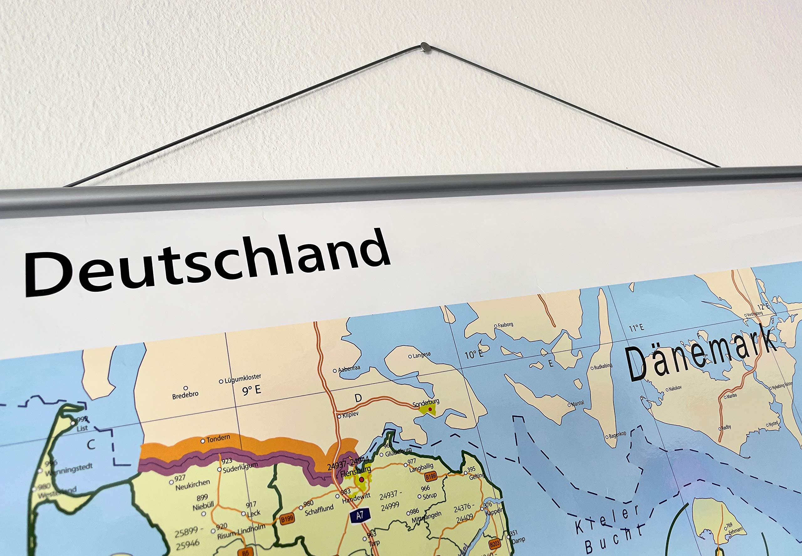 XL Postleitzahlenkarte Deutschland mit Metallleisten und Laminierung (beschreibbar), 100 x 140 cm, mit Bundesländer, reißfest, inkl. Online-PLZ-Karte