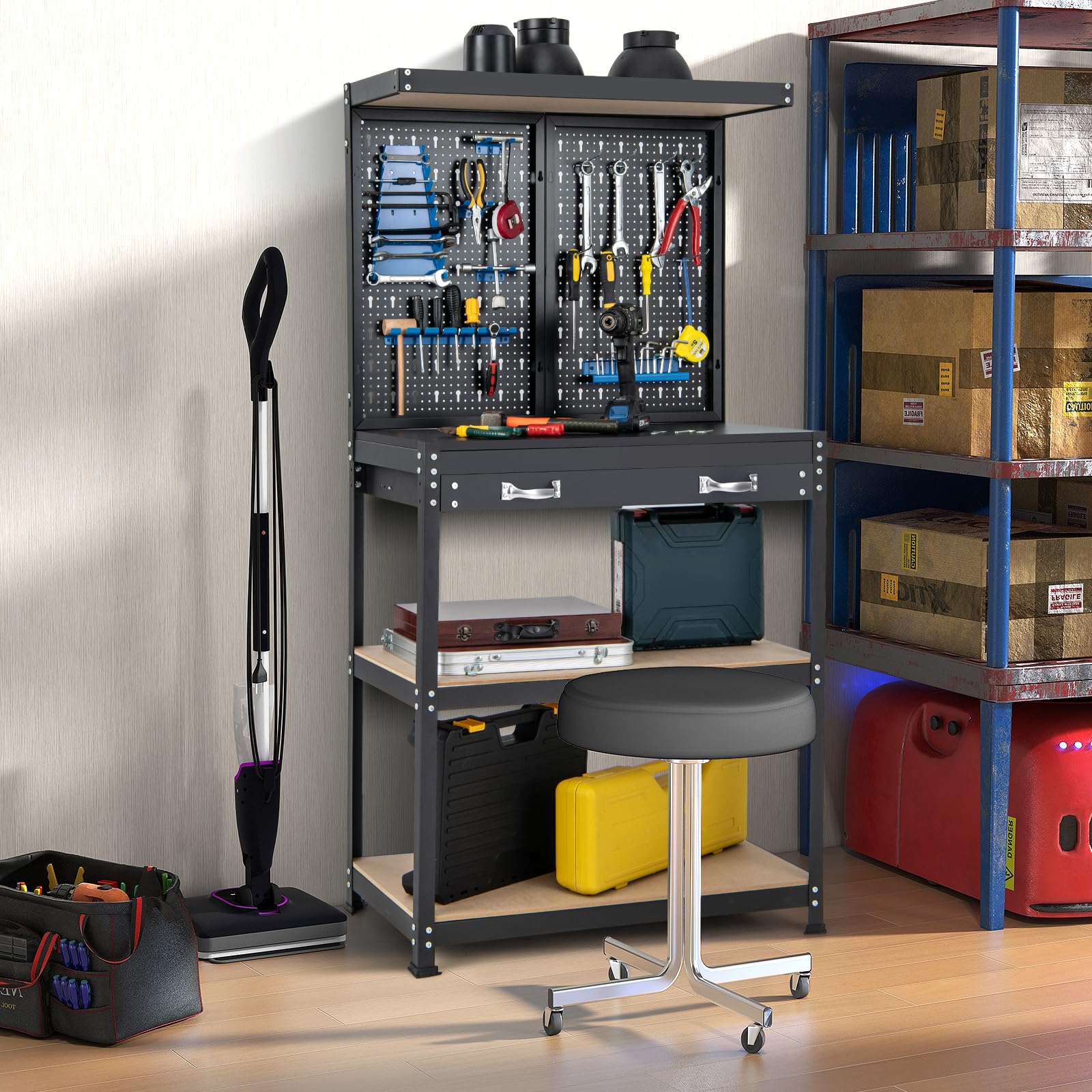 GYMAX Banco de Trabajo Multiusos con Tablero Perforado, 2 Estantes con Neumáticos, Espacio Superior, Cajón y Marco de Metal Robusto, para Talleres, Almacenes y Sótanos (Negro+Azul)