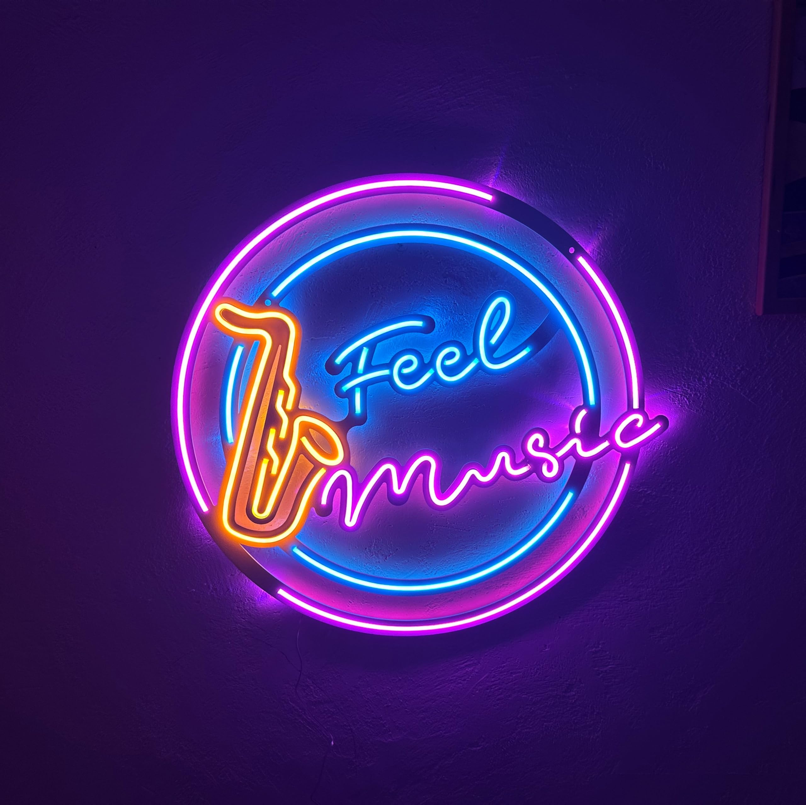 Feel Music - Insegna in metallo al neon, splendida decorazione da parete a LED con retro in metallo, perfetta per studi musicali, bar o spazi abitativi. Insegna luminosa al neon vivace per gli amanti