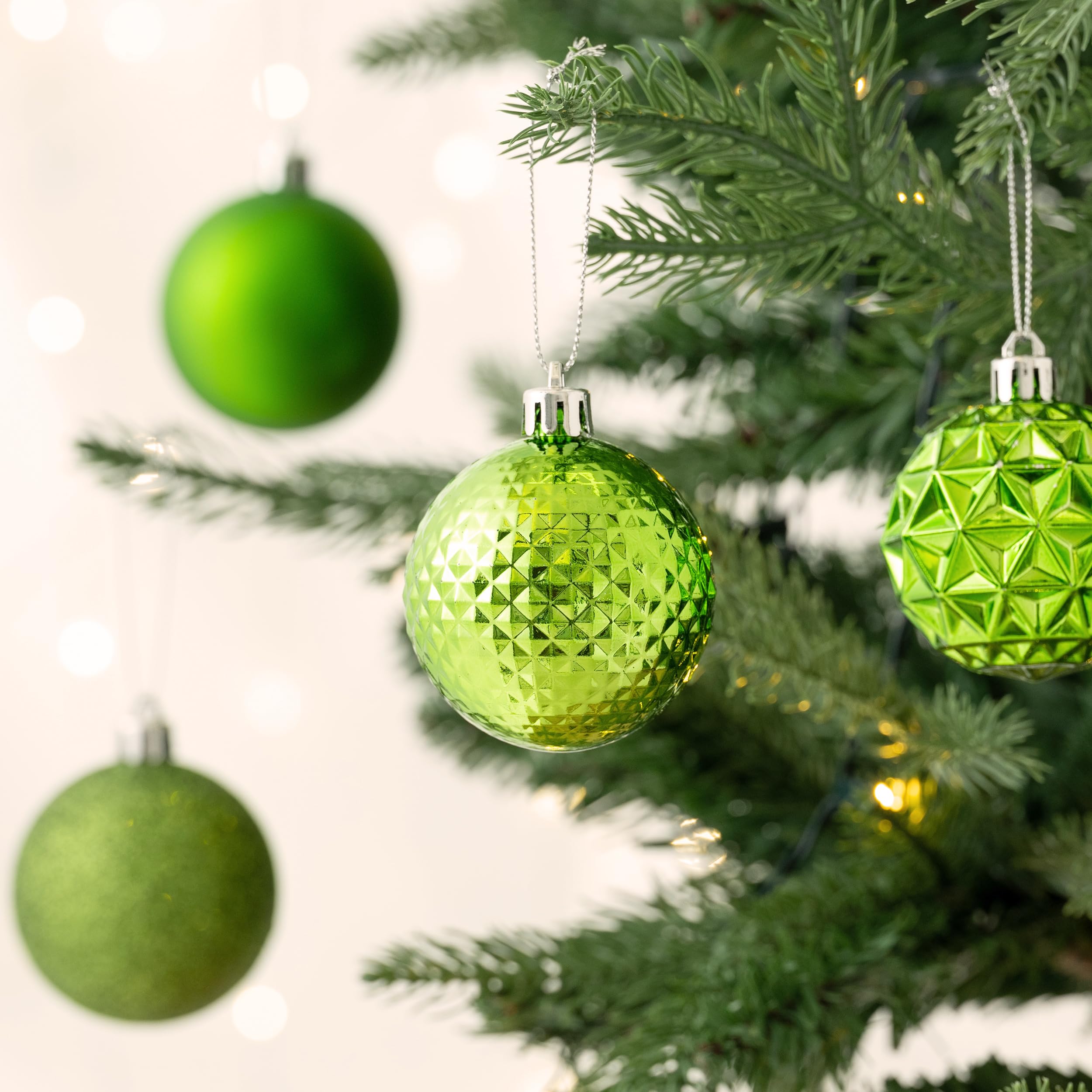 Valery Madelyn Lot de 50 boules de Noël incassables à suspendre pour sapin de Noël et Halloween du 4 juillet, 5,1 cm, vert citron