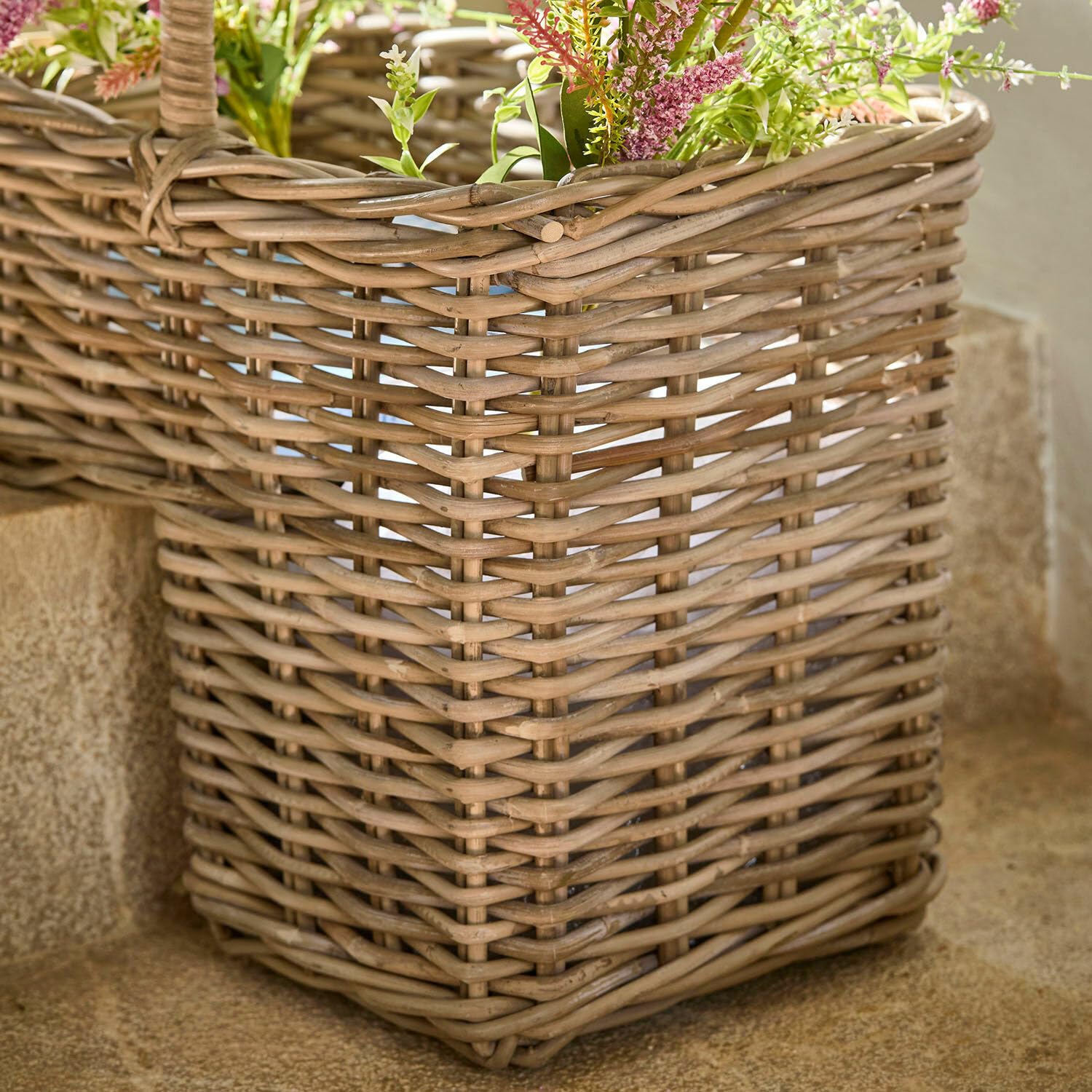Loberon Merveillette Panier - en rotin Naturel - Adaptation Parfaite aux marches d'escalier, Marron