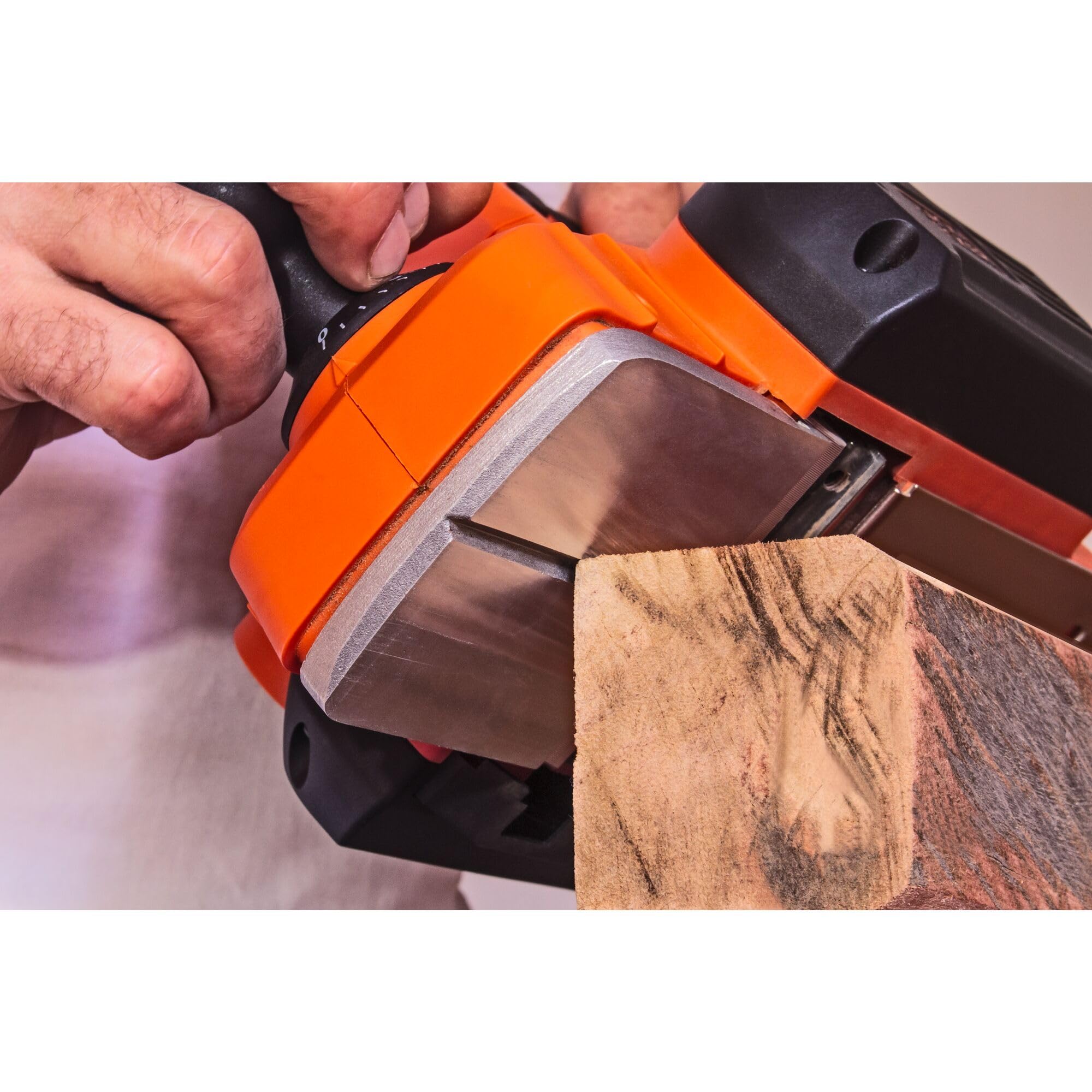 BLACK+DECKER BEW712-QS Cepillo Eléctrico, Potencia de 710 W, Ancho de Corte 82 mm, Profundidad de Corte de 2 mm, Bolsa Recolectora y Adaptador de Aspiración