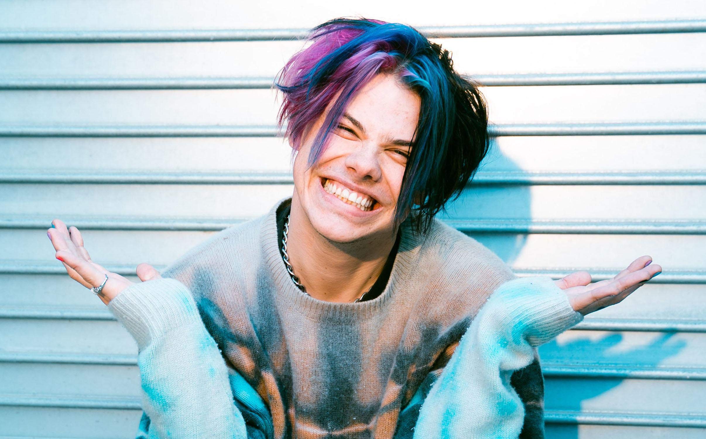 City-Art-Zone Multi-Color Yungblud In Weird English Rock Punk Singer Wall Art Photo Picture Music Print Poster A4
